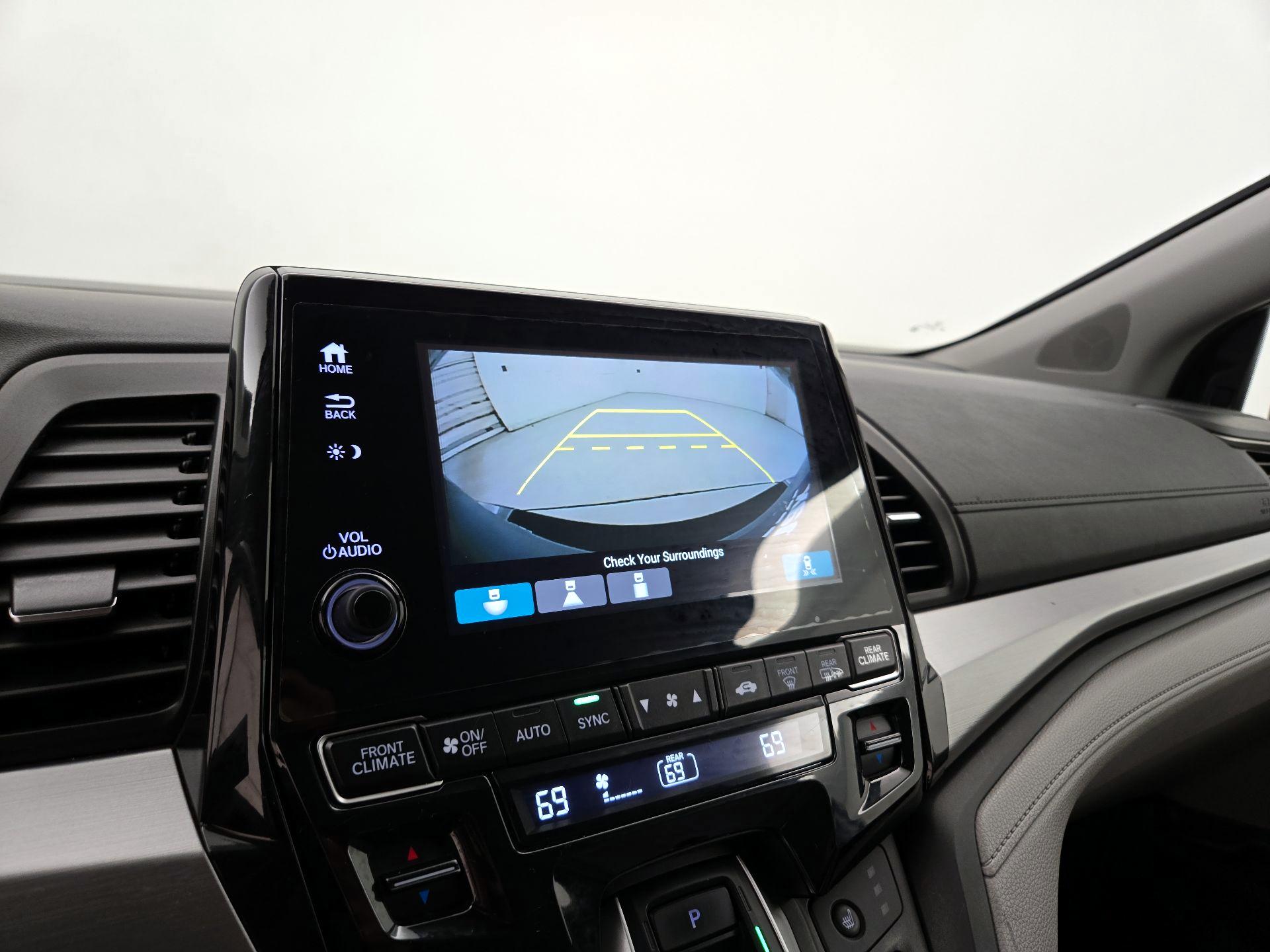 Thumbnail: 2018 Honda Odyssey - 15