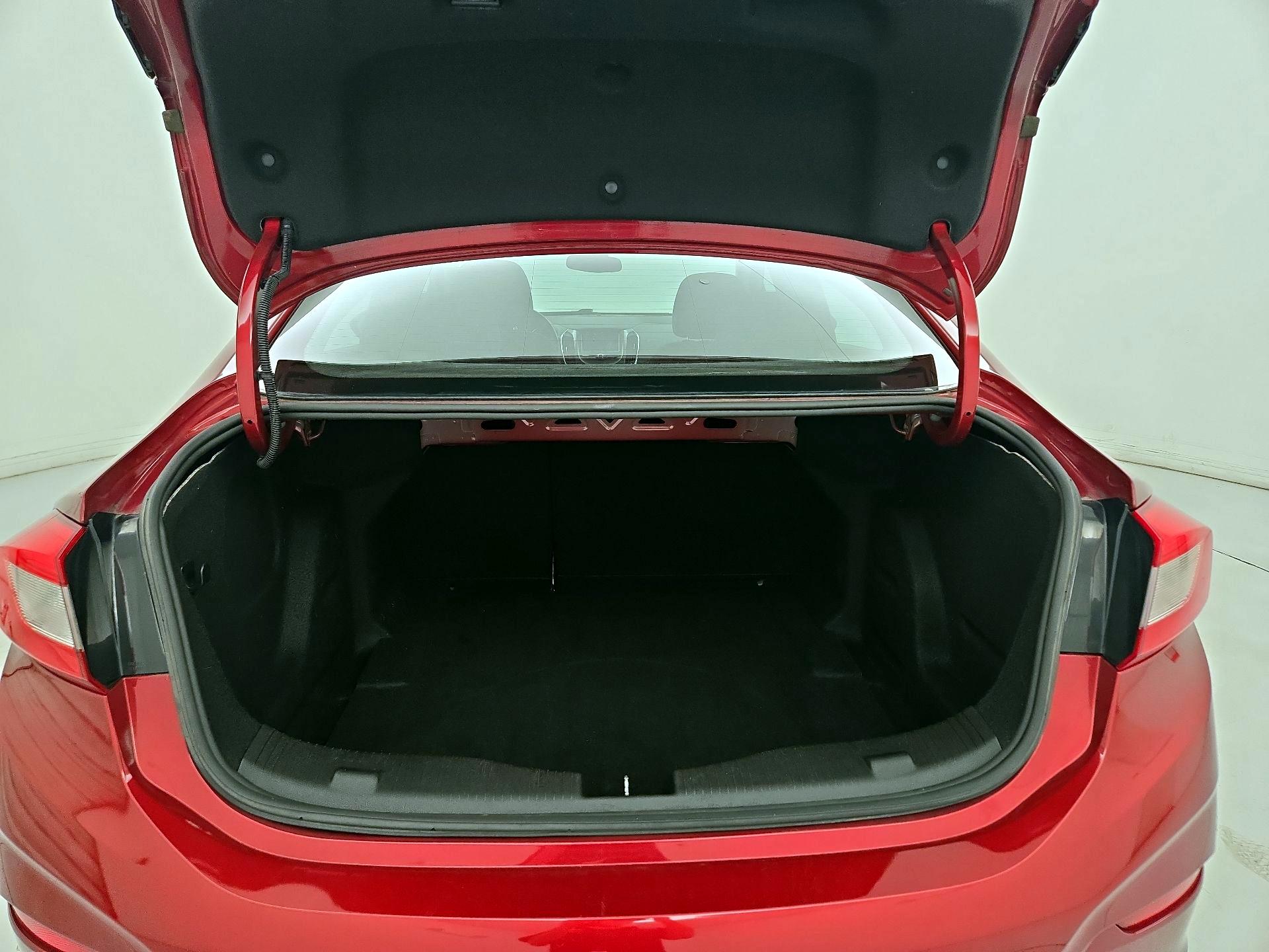 Thumbnail: 2018 Chevrolet Cruze - 20