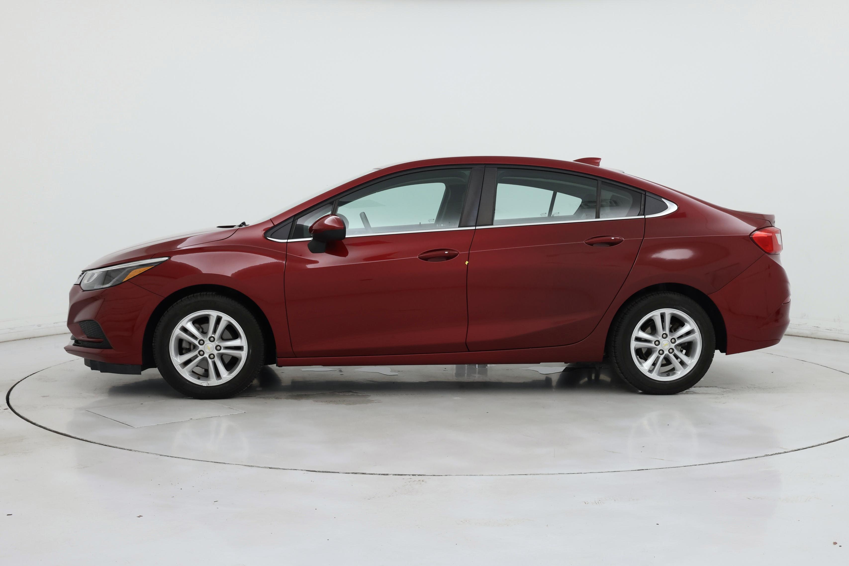 Thumbnail: 2018 Chevrolet Cruze - 3