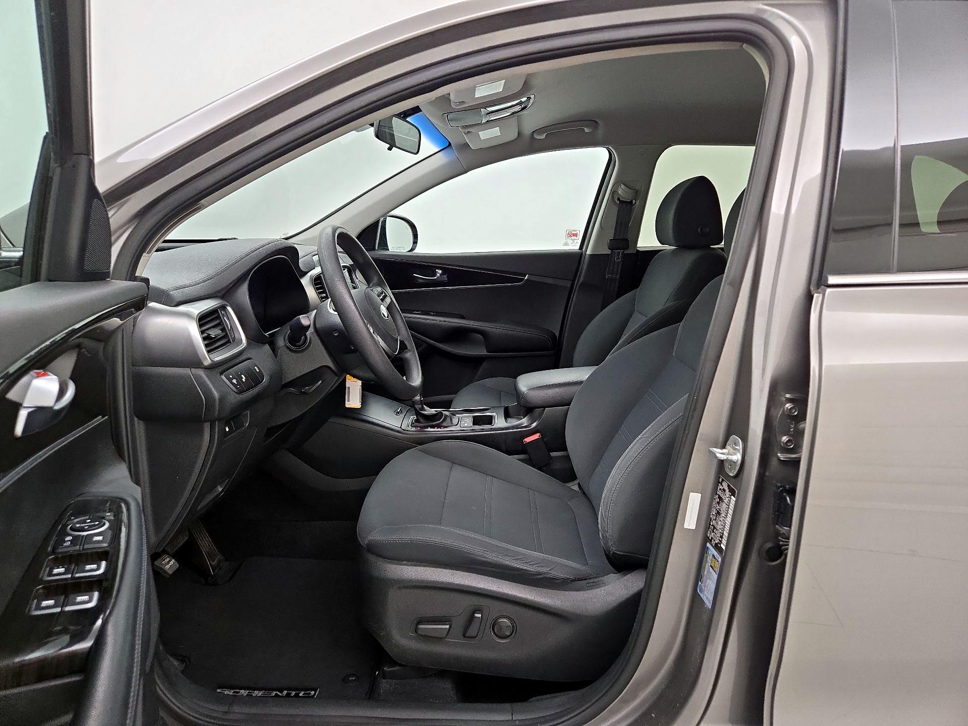 Thumbnail: 2019 Kia Sorento - 11