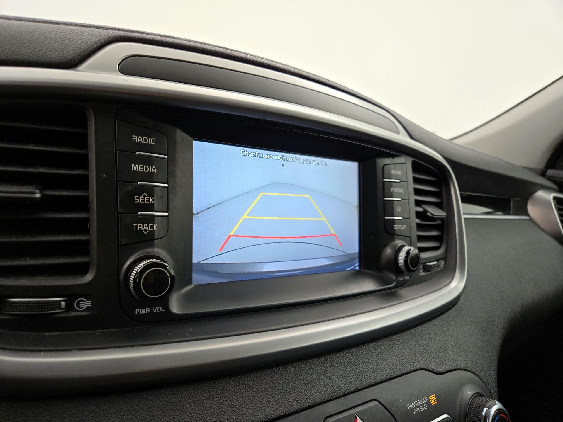 Thumbnail: 2019 Kia Sorento - 14