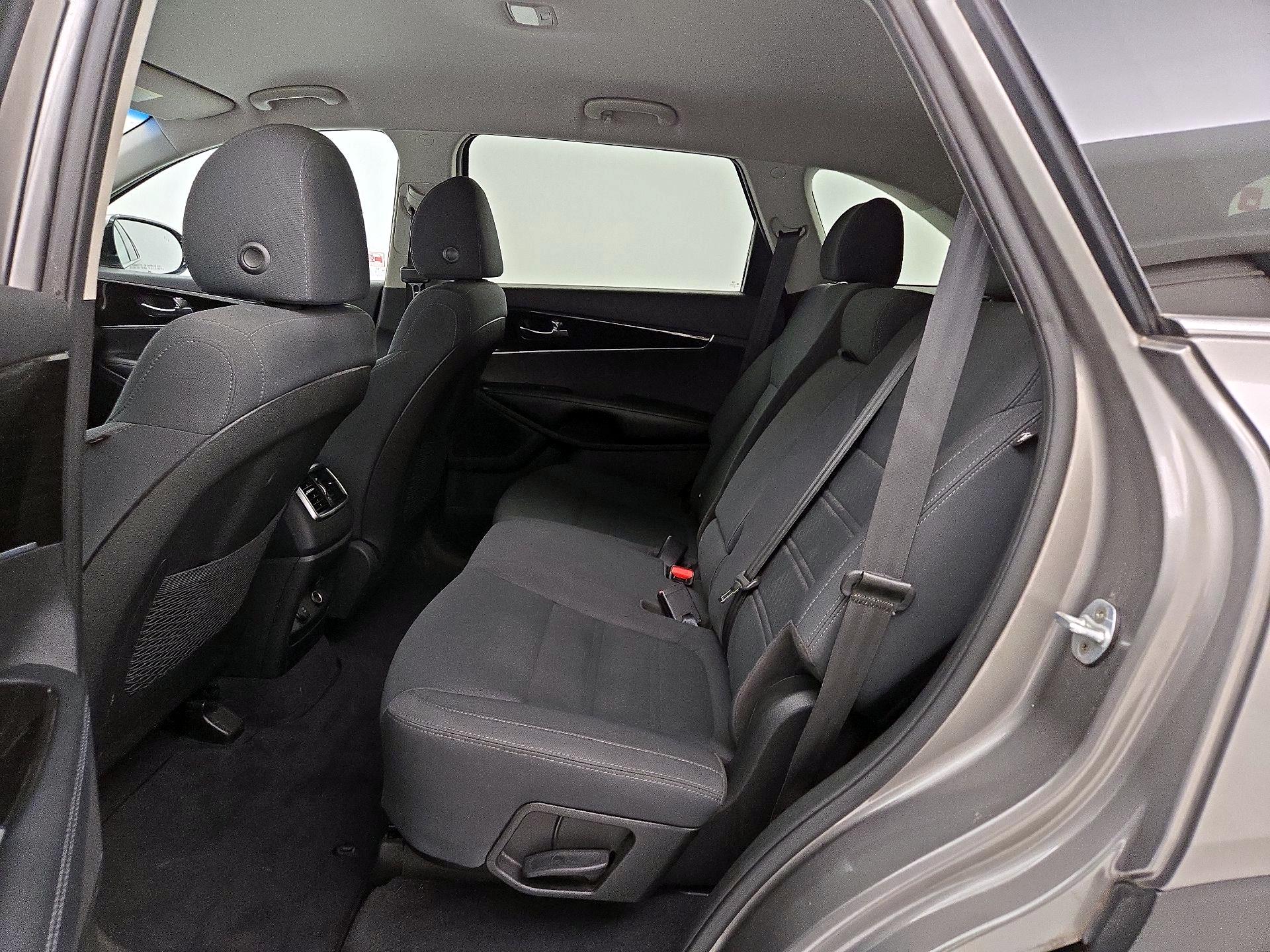 Thumbnail: 2019 Kia Sorento - 19