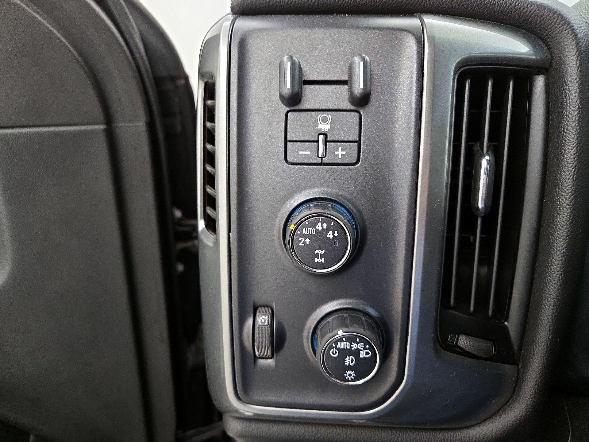 Thumbnail: 2015 Chevrolet Silverado 1500 - 13