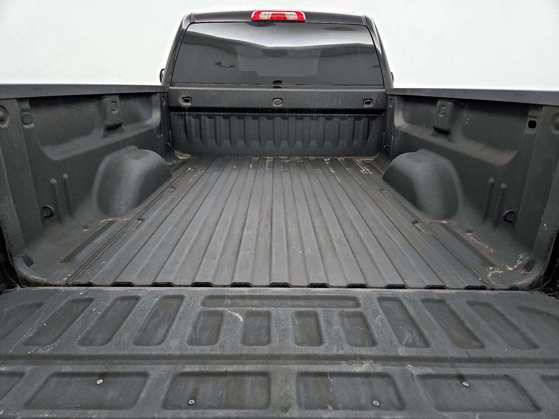 Thumbnail: 2015 Chevrolet Silverado 1500 - 19