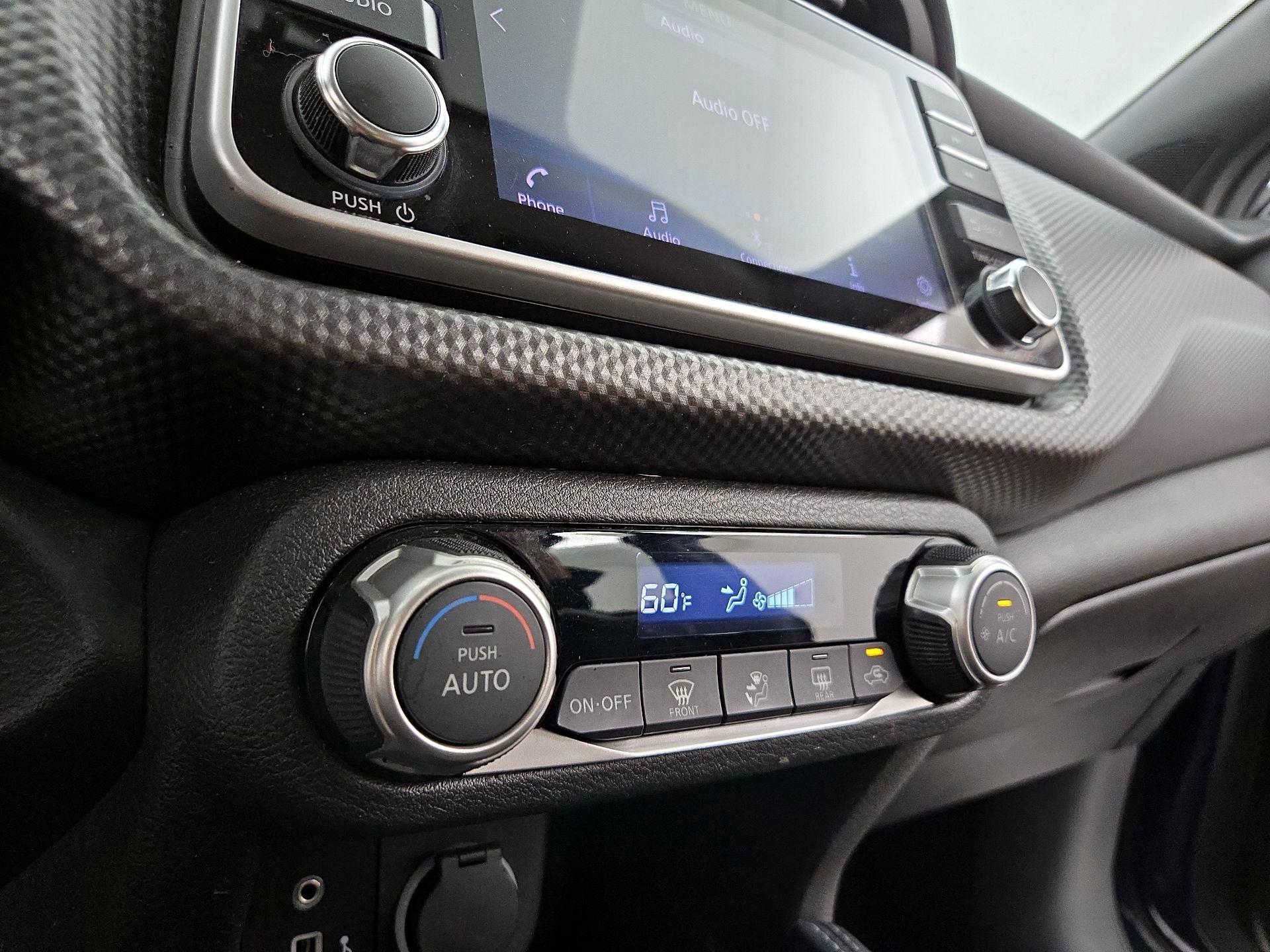 Thumbnail: 2018 Nissan Kicks - 16