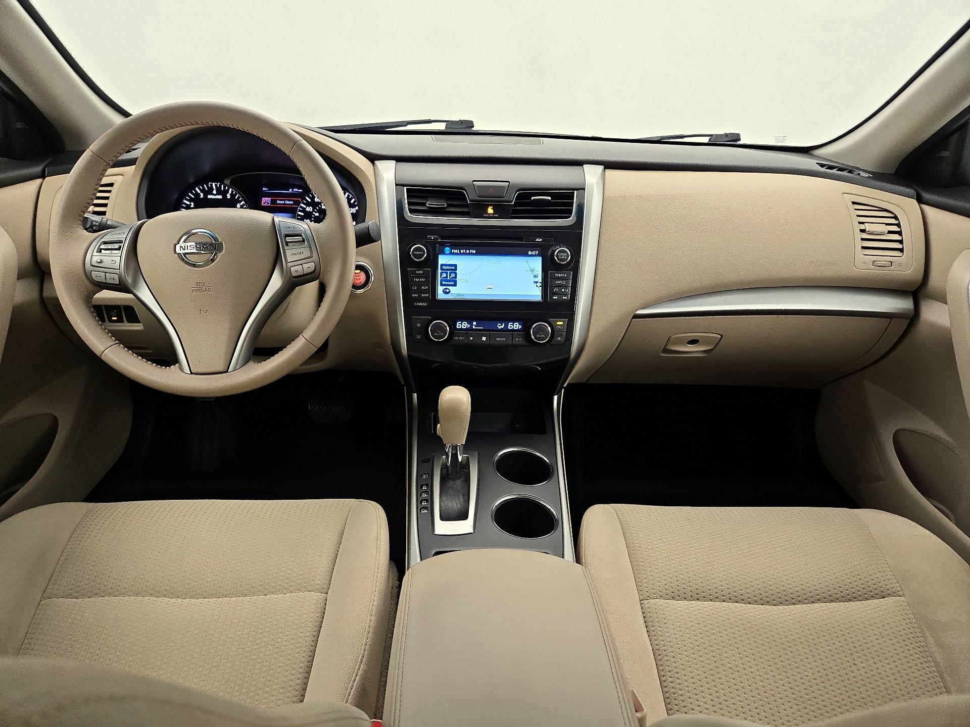 Thumbnail: 2015 Nissan Altima - 9