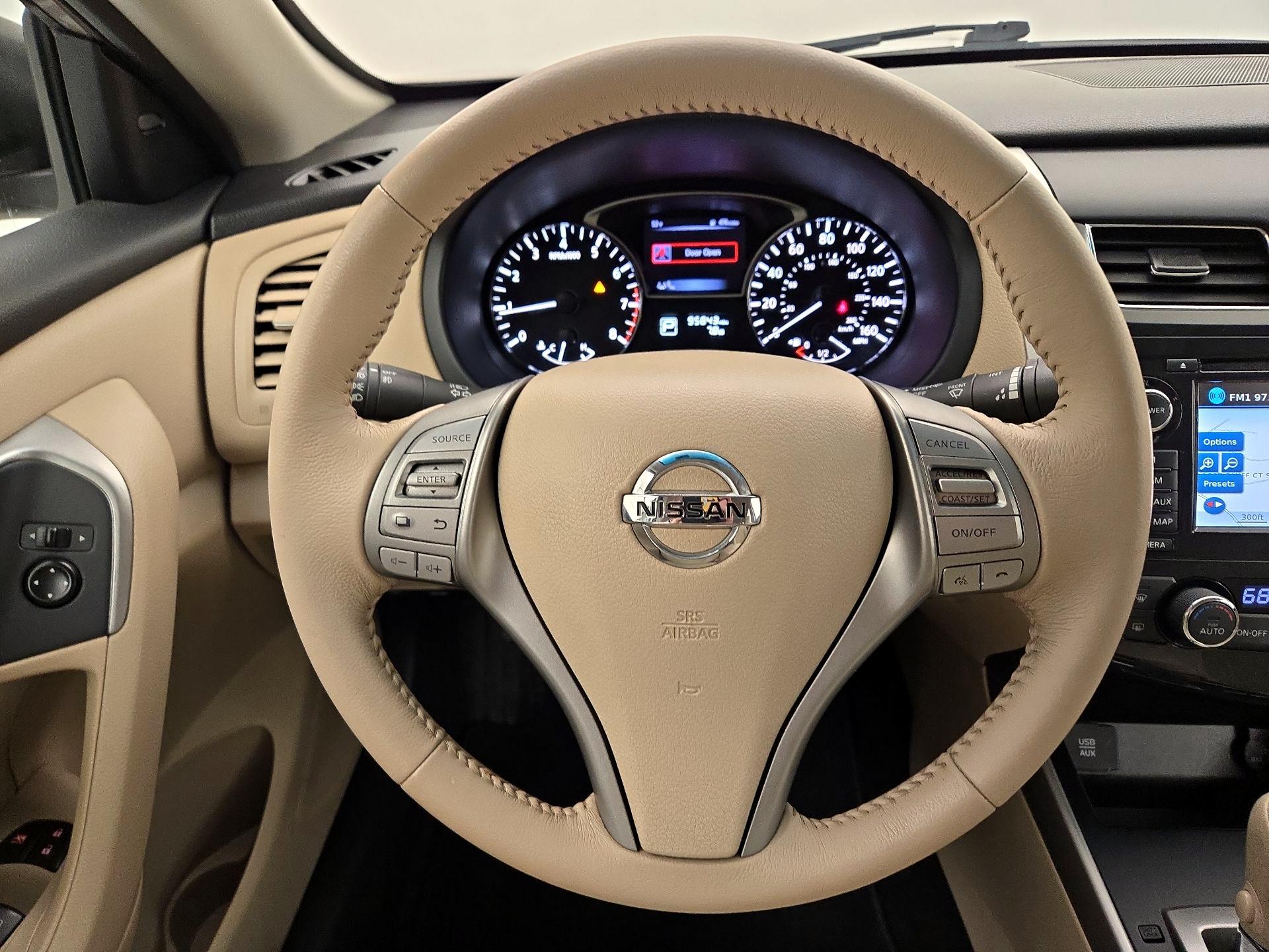 Thumbnail: 2015 Nissan Altima - 10