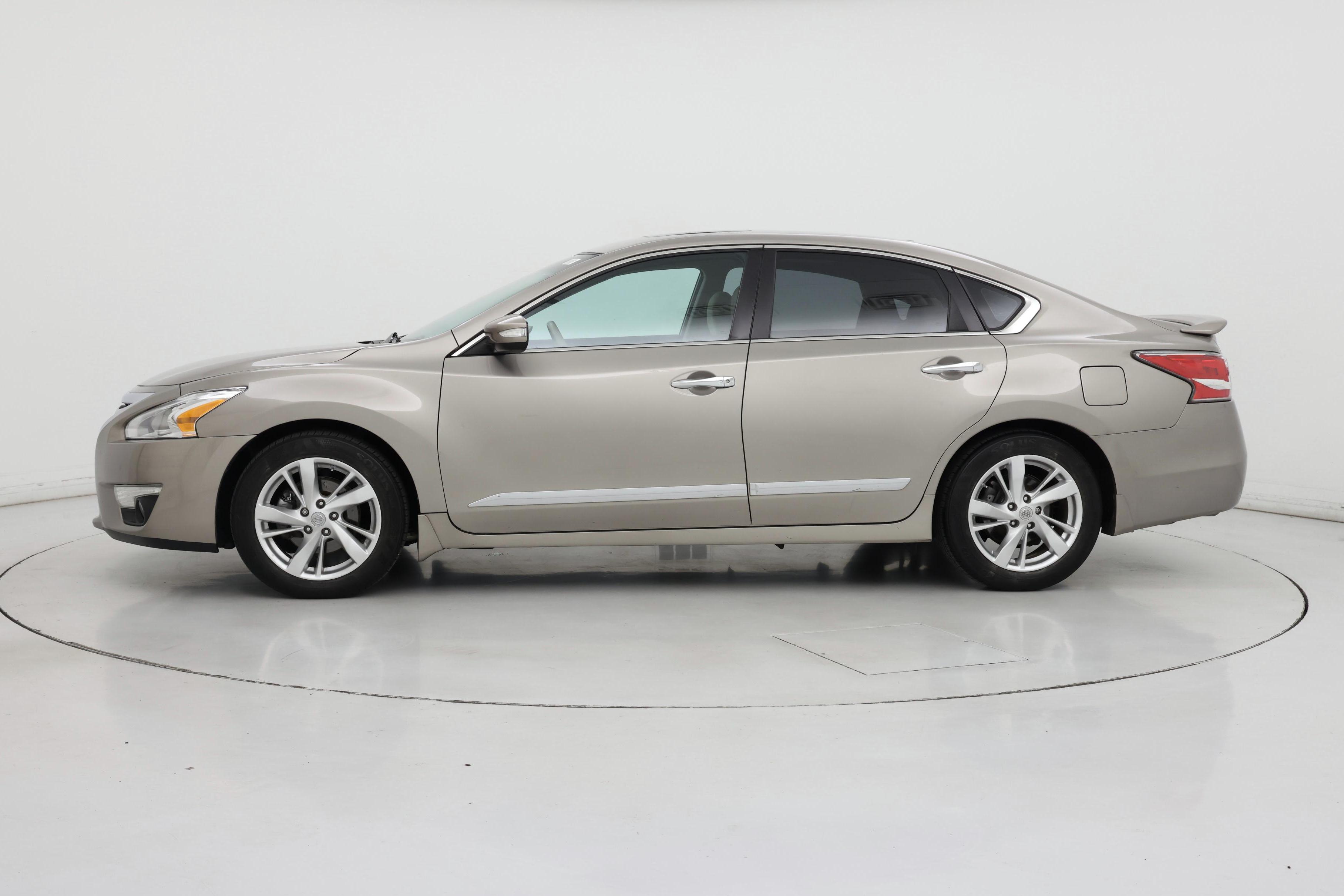 Thumbnail: 2015 Nissan Altima - 3