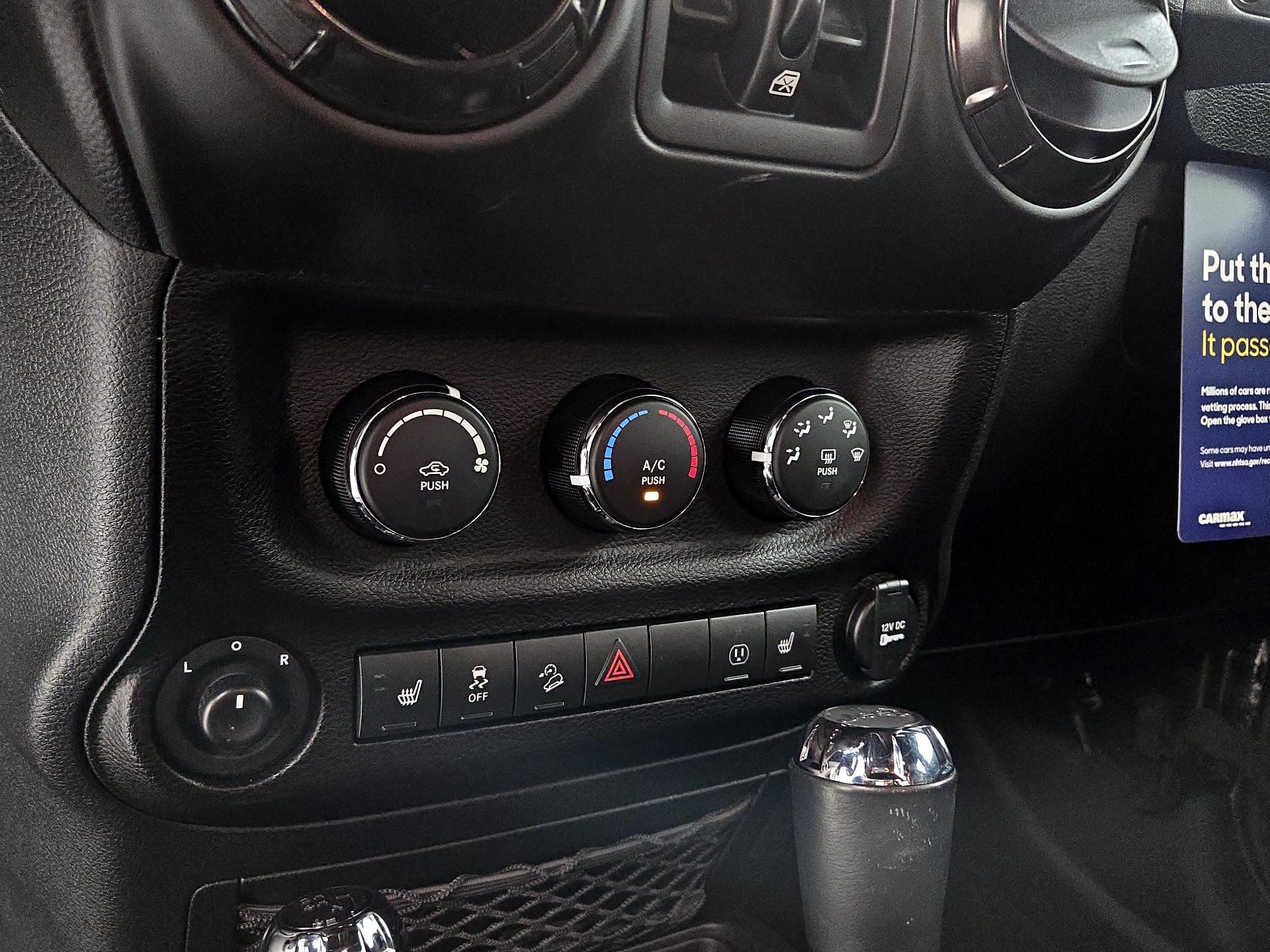 Thumbnail: 2017 Jeep Wrangler - 15