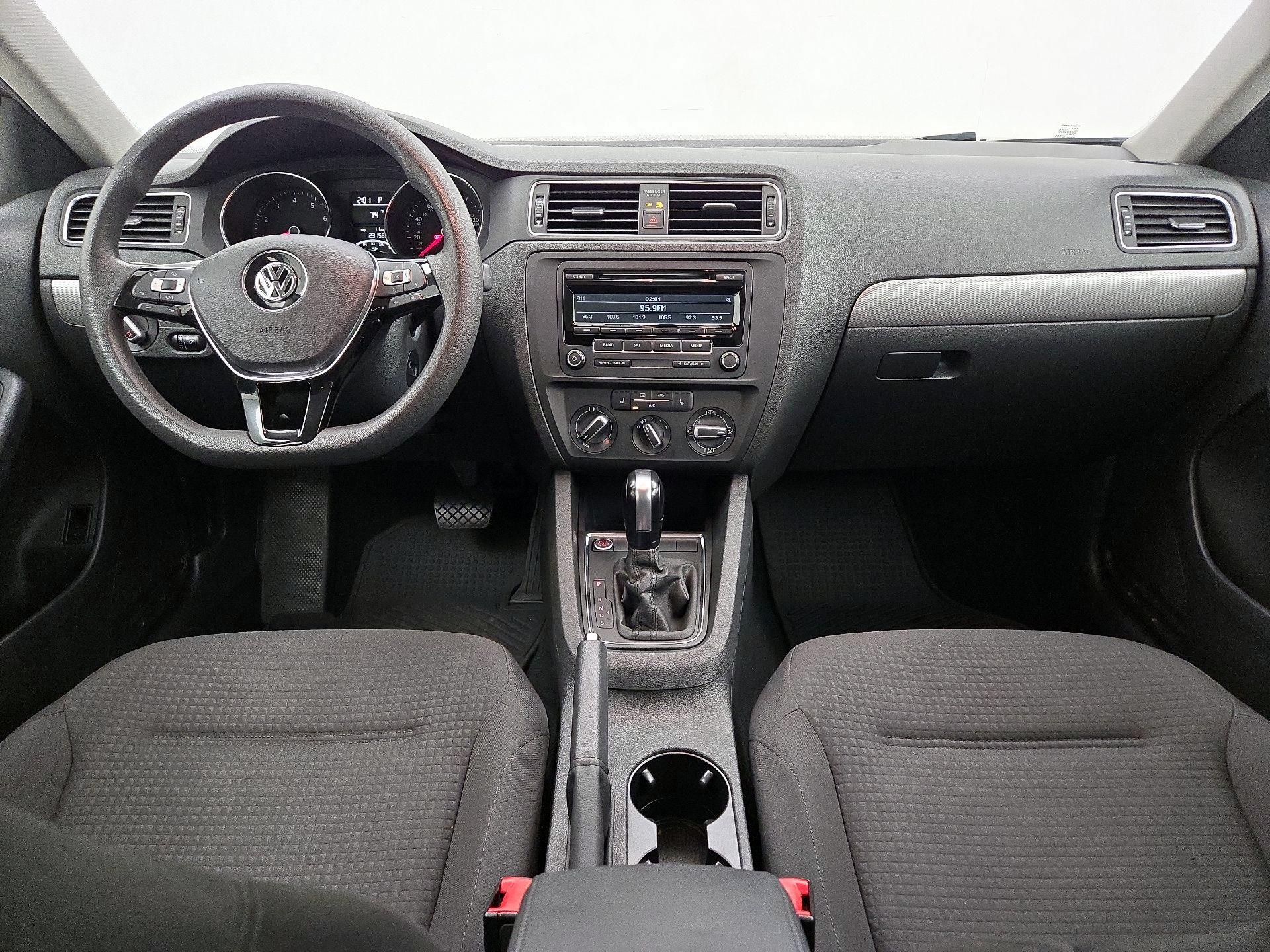 Thumbnail: 2015 Volkswagen Jetta - 9