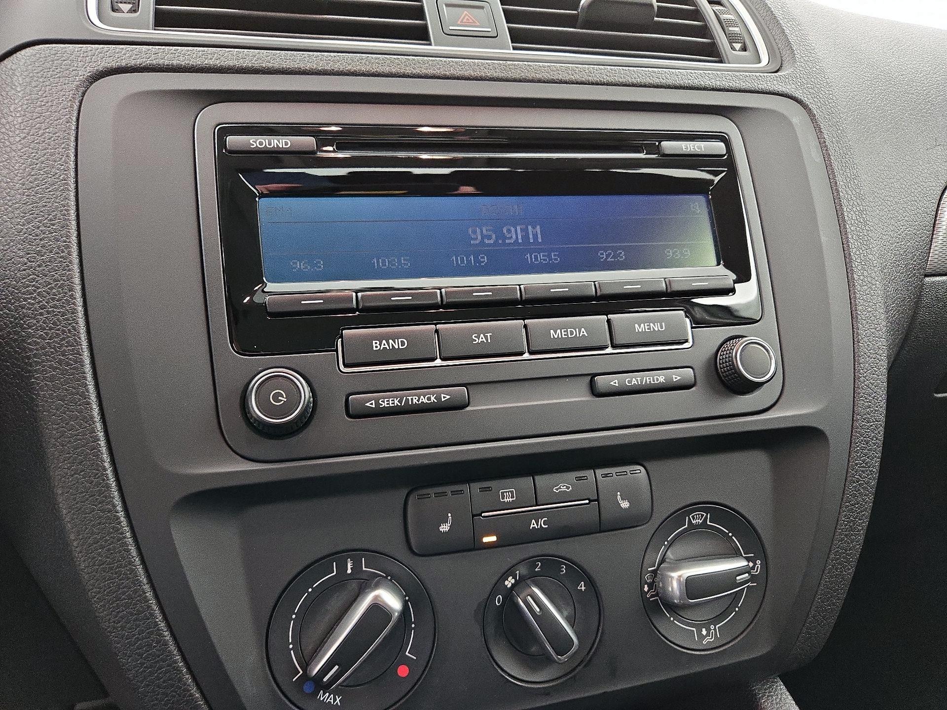 Thumbnail: 2015 Volkswagen Jetta - 14