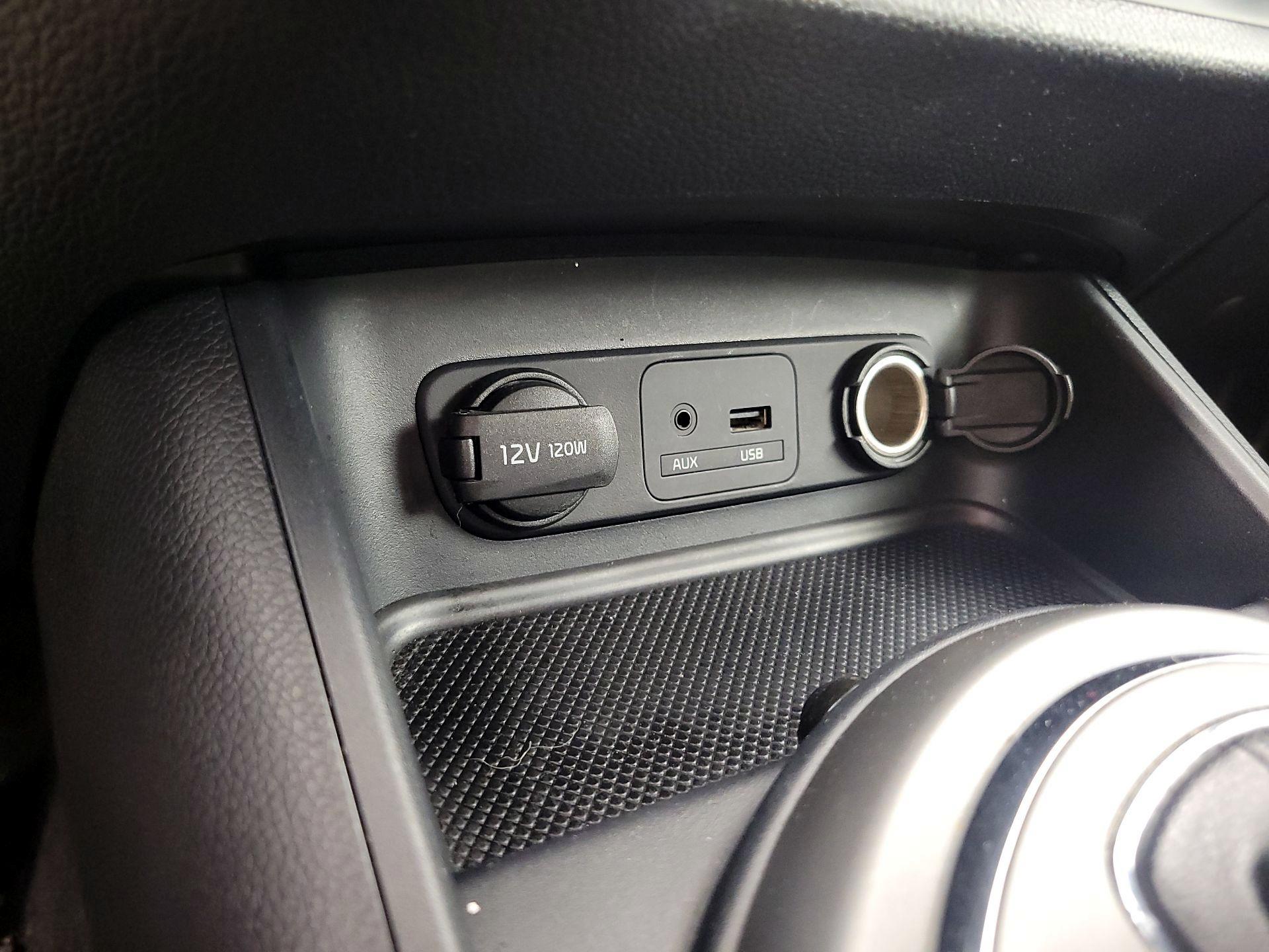 Thumbnail: 2014 Kia Sportage - 17