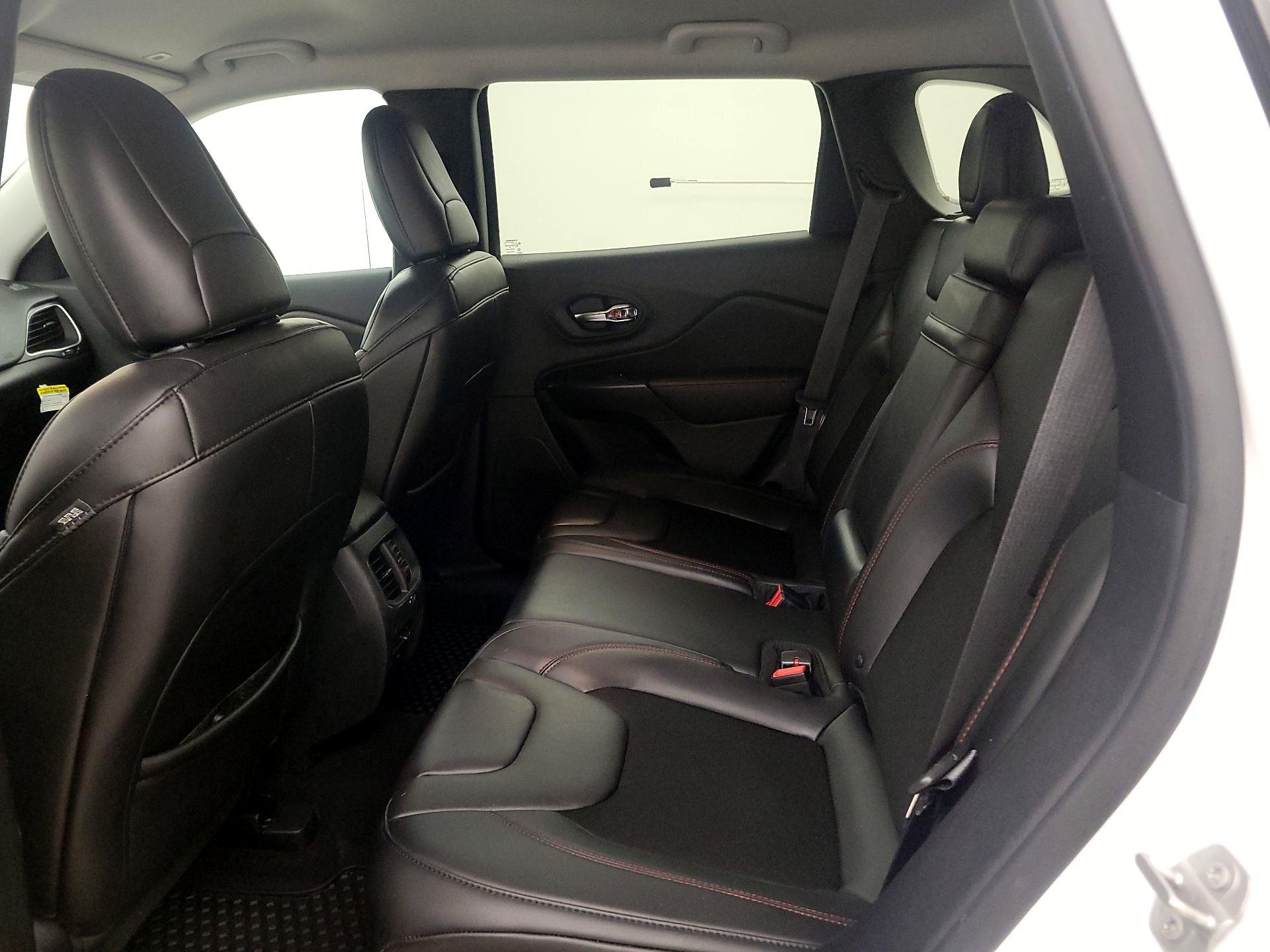 Thumbnail: 2019 Jeep Cherokee - 19