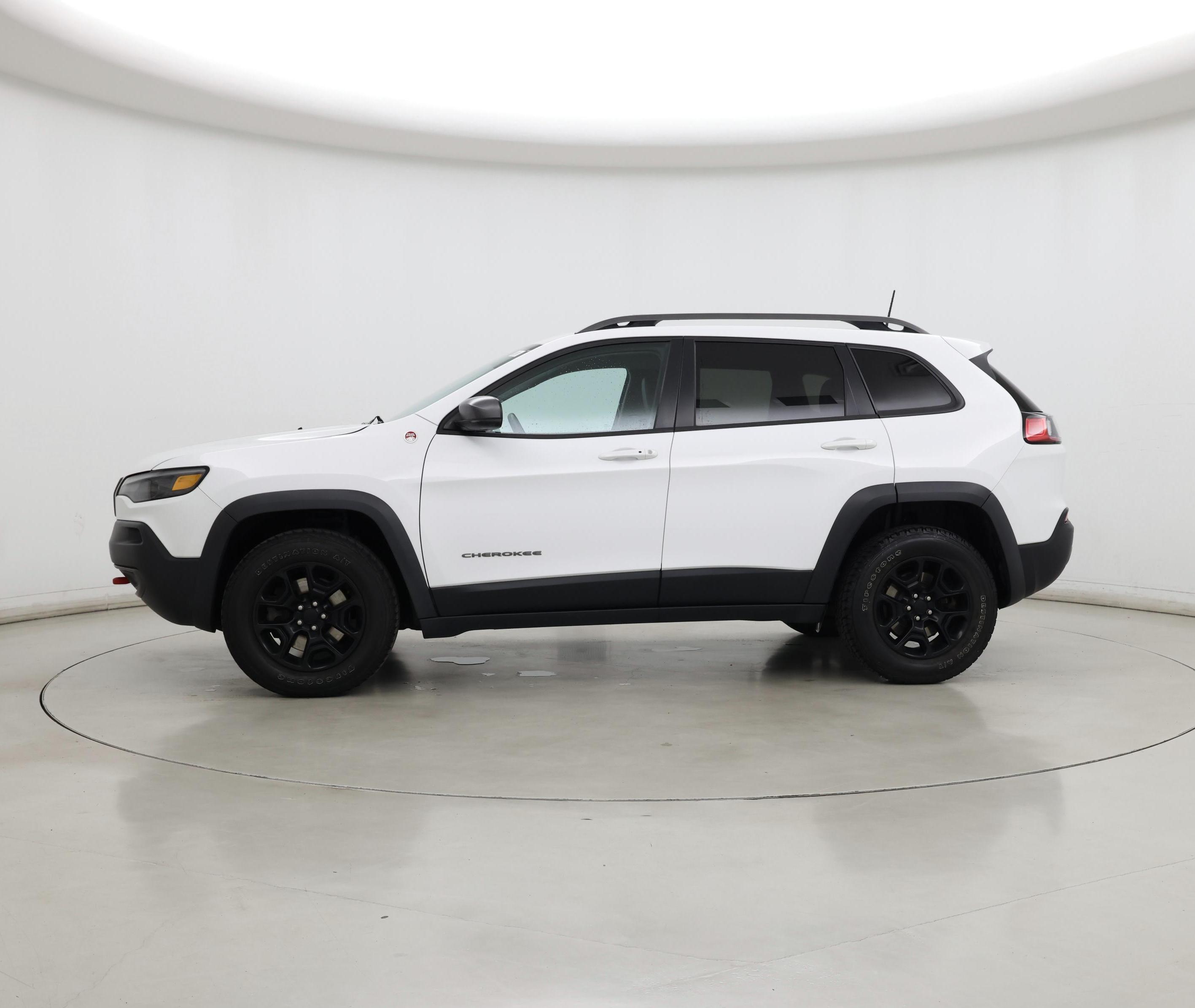 Thumbnail: 2019 Jeep Cherokee - 3