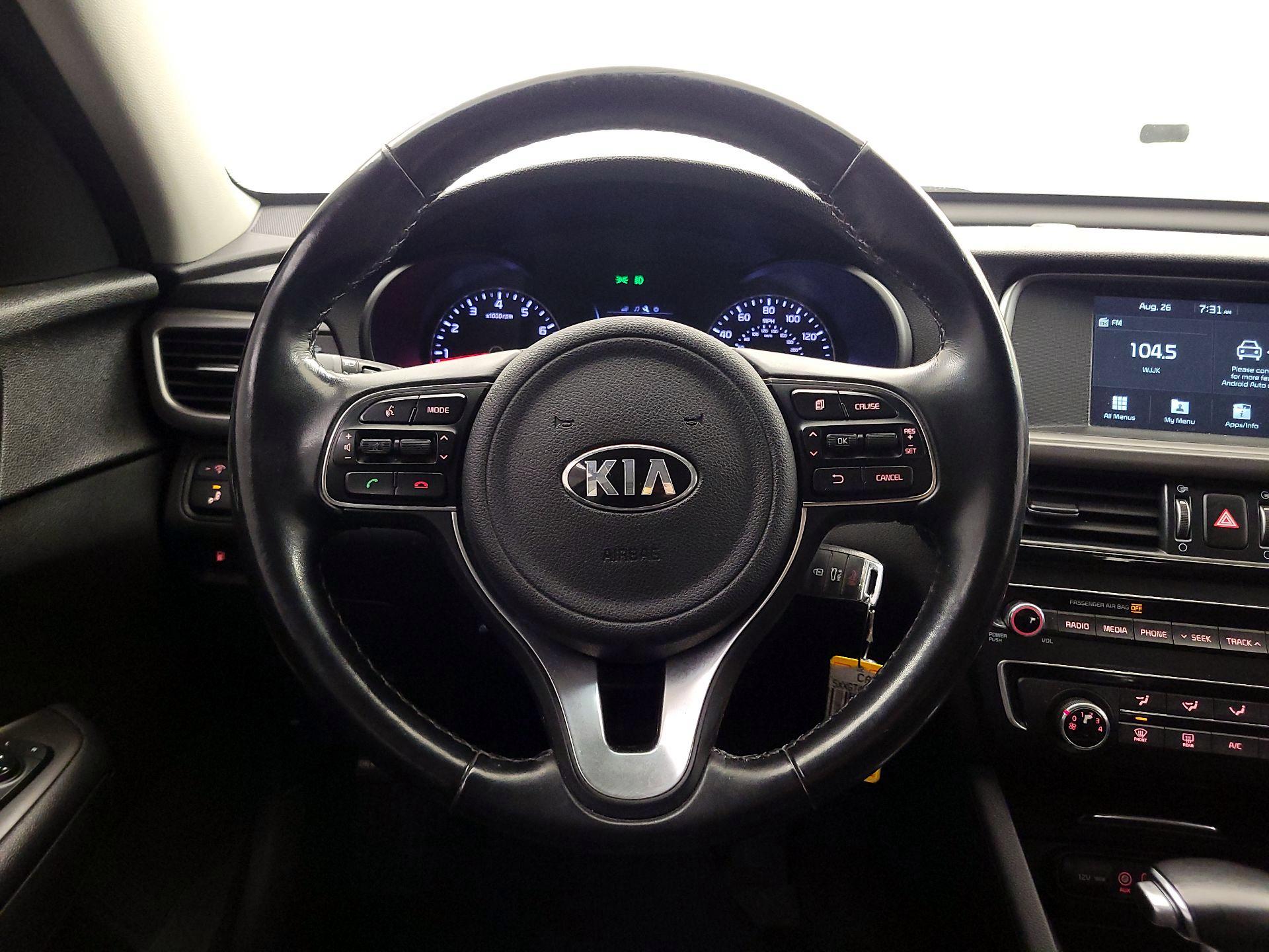 Thumbnail: 2018 Kia Optima - 10
