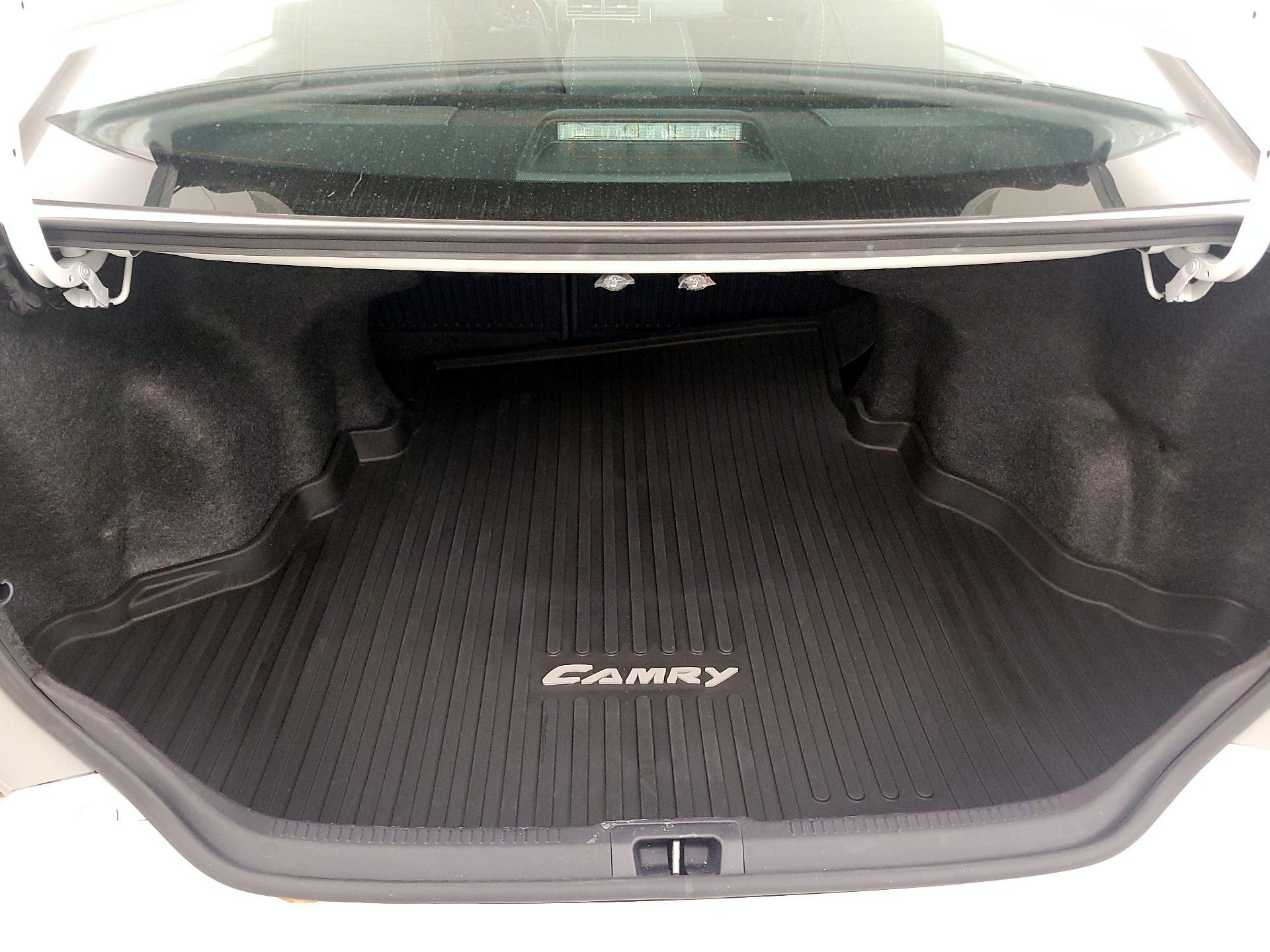 Thumbnail: 2014 Toyota Camry - 19