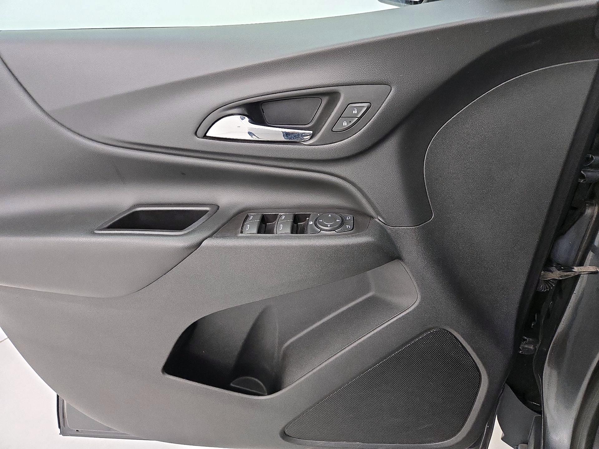 Thumbnail: 2018 Chevrolet Equinox - 12