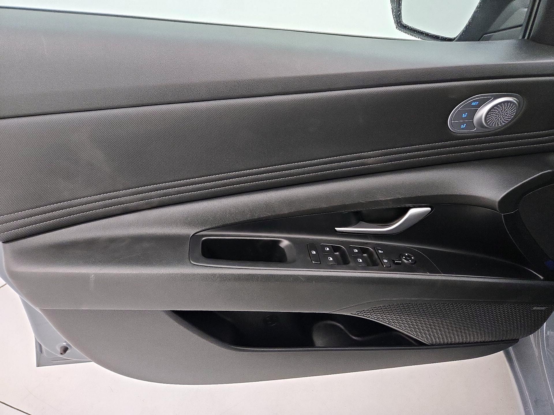 Thumbnail: 2023 Hyundai Elantra - 12