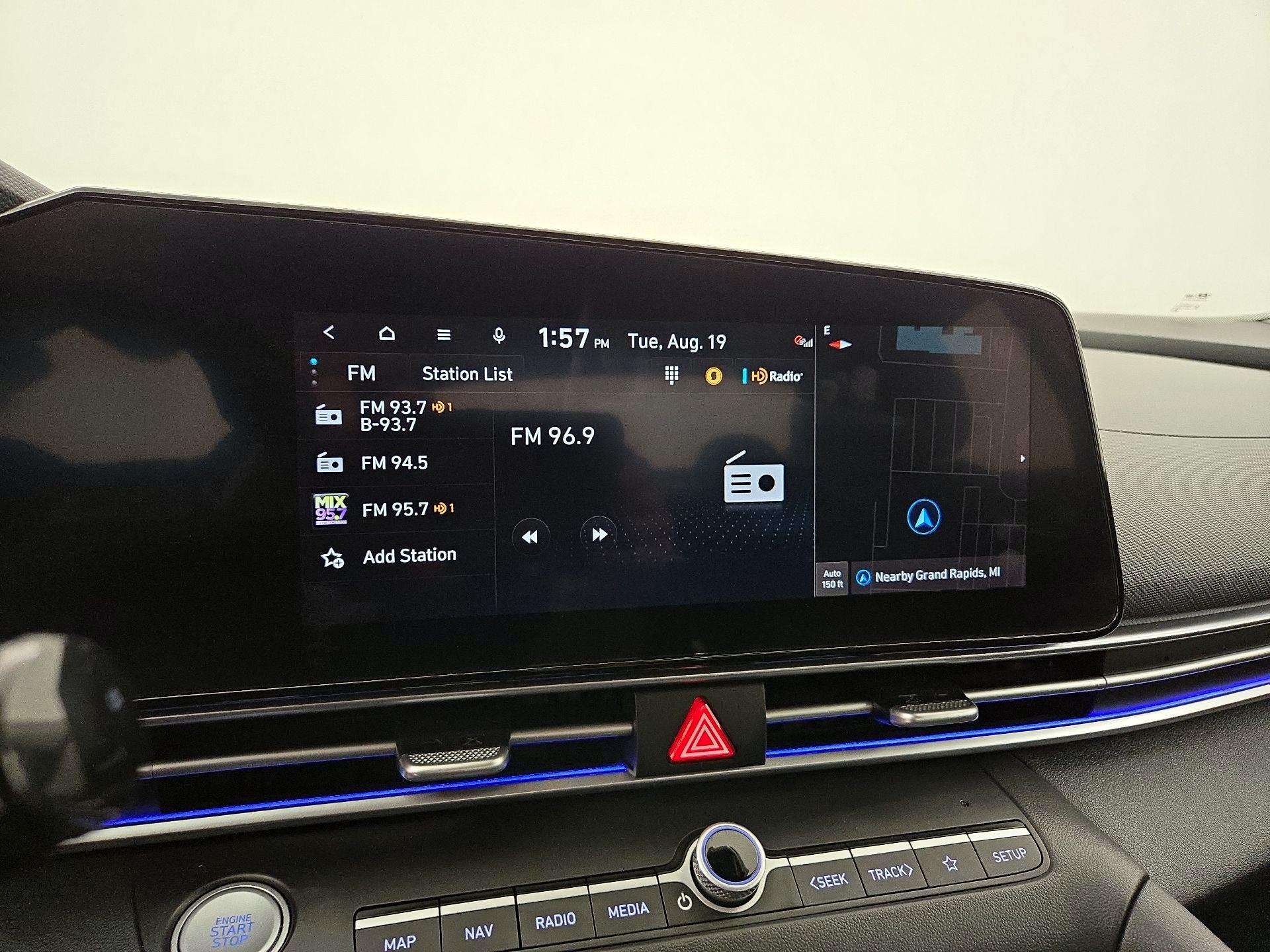 Thumbnail: 2023 Hyundai Elantra - 16