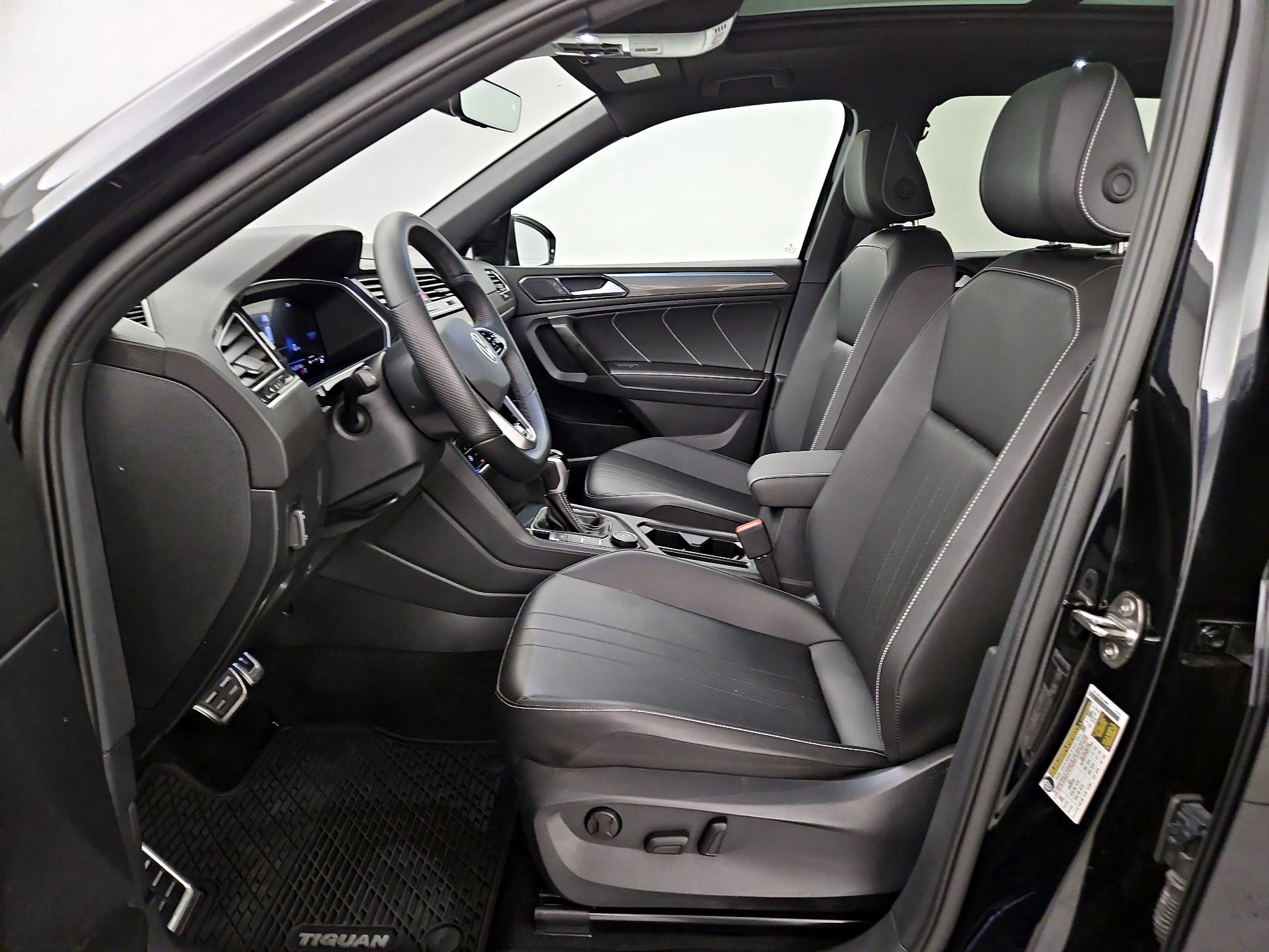 Thumbnail: 2024 Volkswagen Tiguan - 11