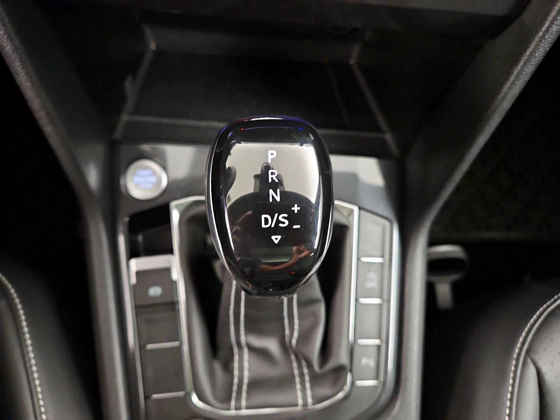 Thumbnail: 2024 Volkswagen Tiguan - 17