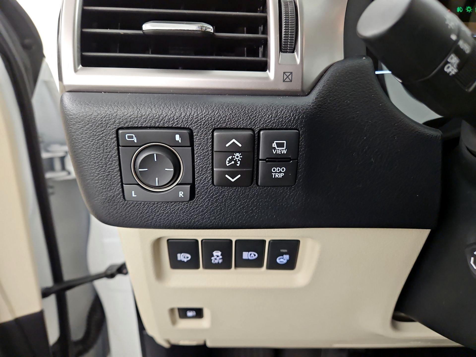 Thumbnail: 2022 Lexus GX - 13