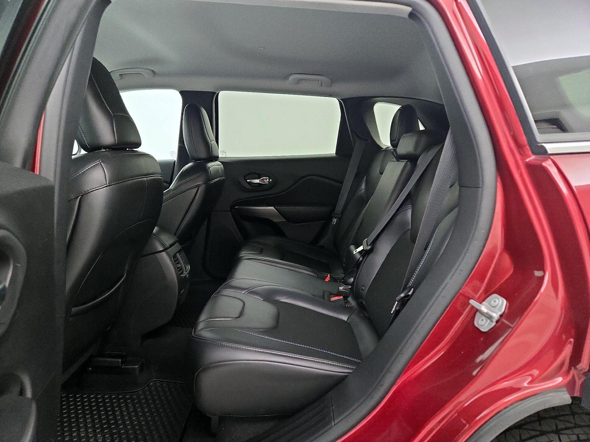 Thumbnail: 2019 Jeep Cherokee - 19