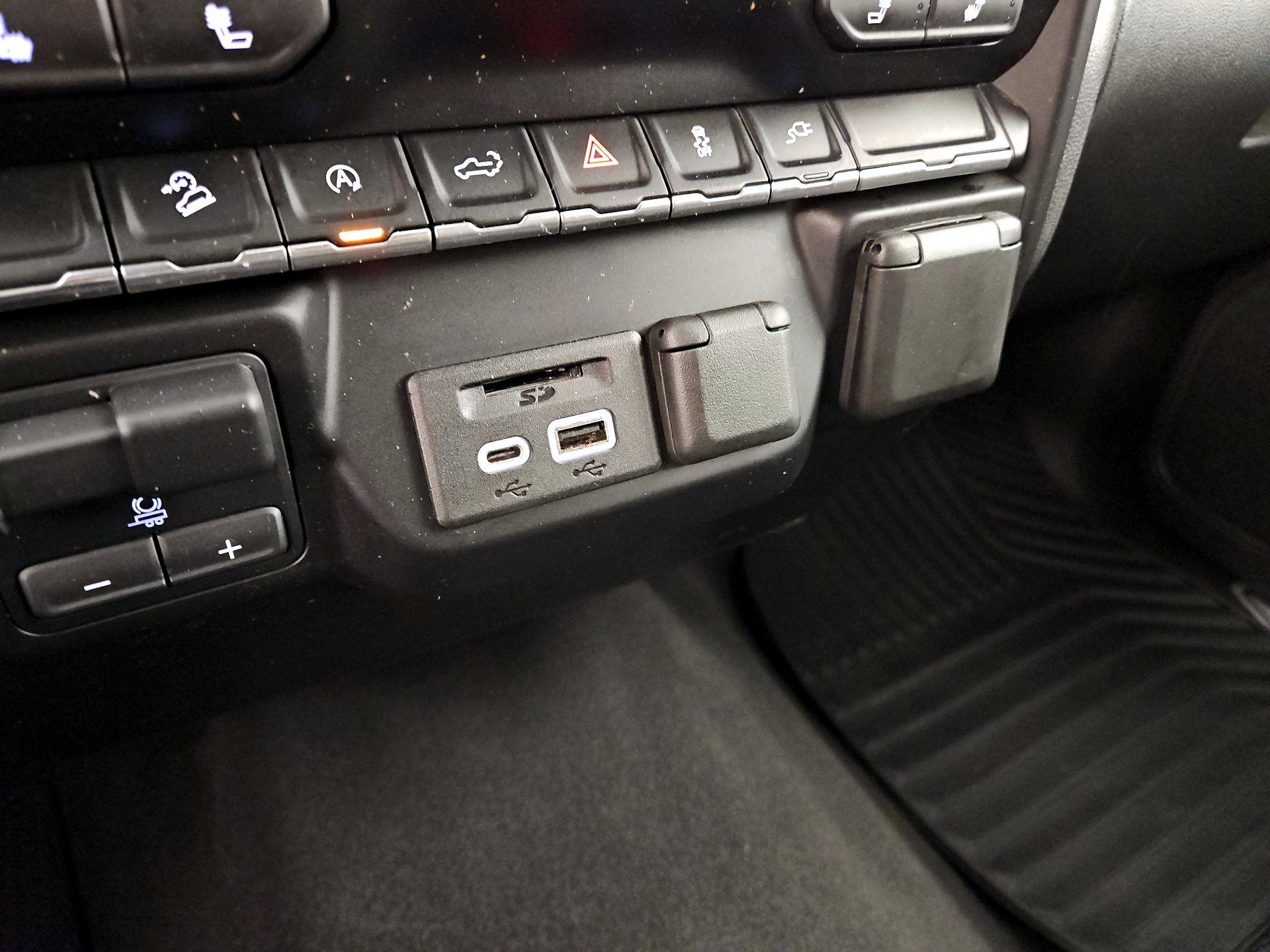 Thumbnail: 2021 Chevrolet Silverado 1500 - 18