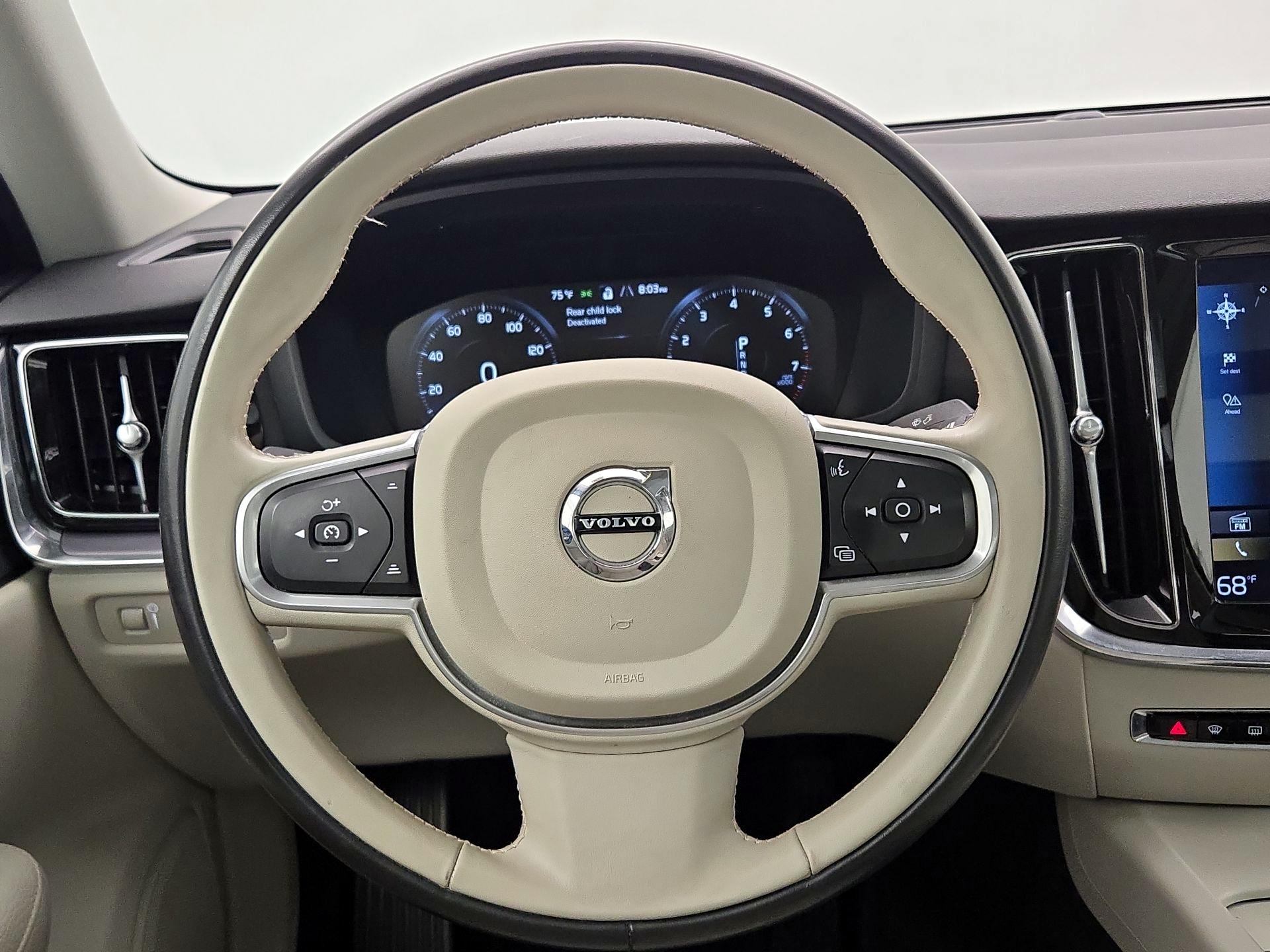 Thumbnail: 2020 Volvo S60 - 10
