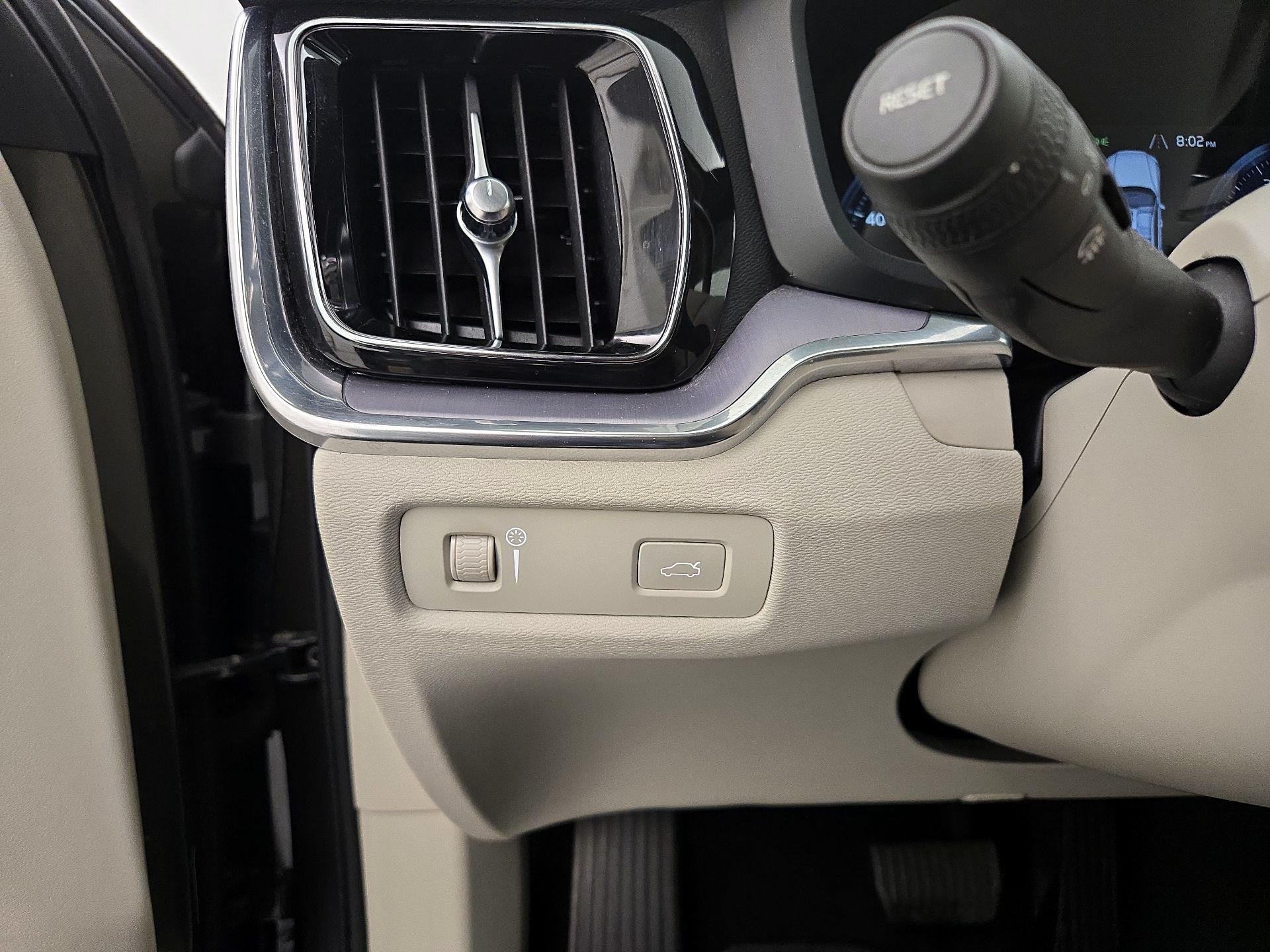 Thumbnail: 2020 Volvo S60 - 13