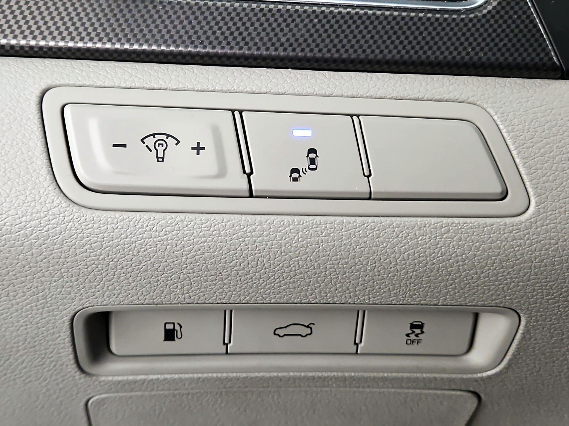 Thumbnail: 2015 Hyundai Sonata - 13