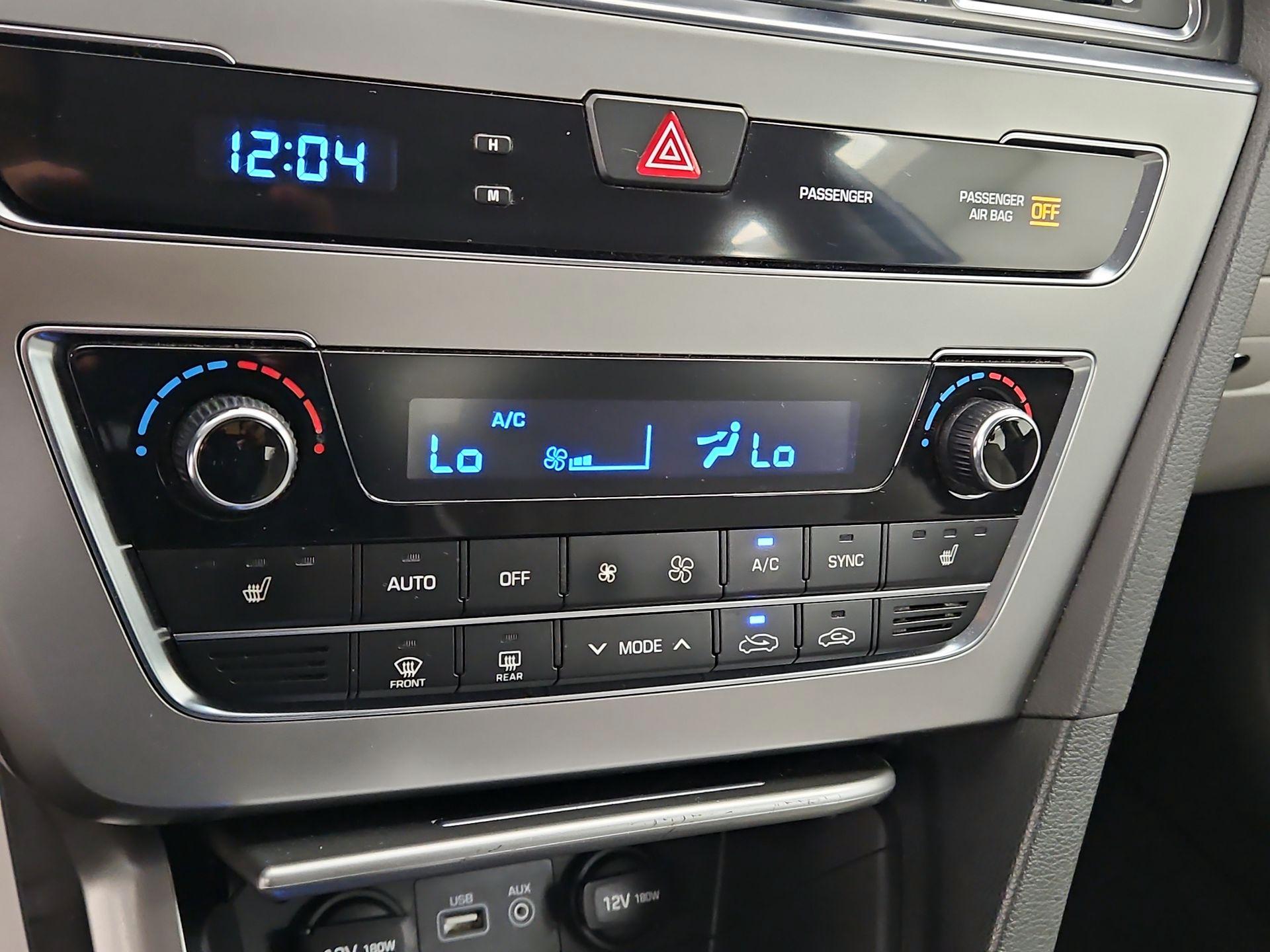 Thumbnail: 2015 Hyundai Sonata - 16