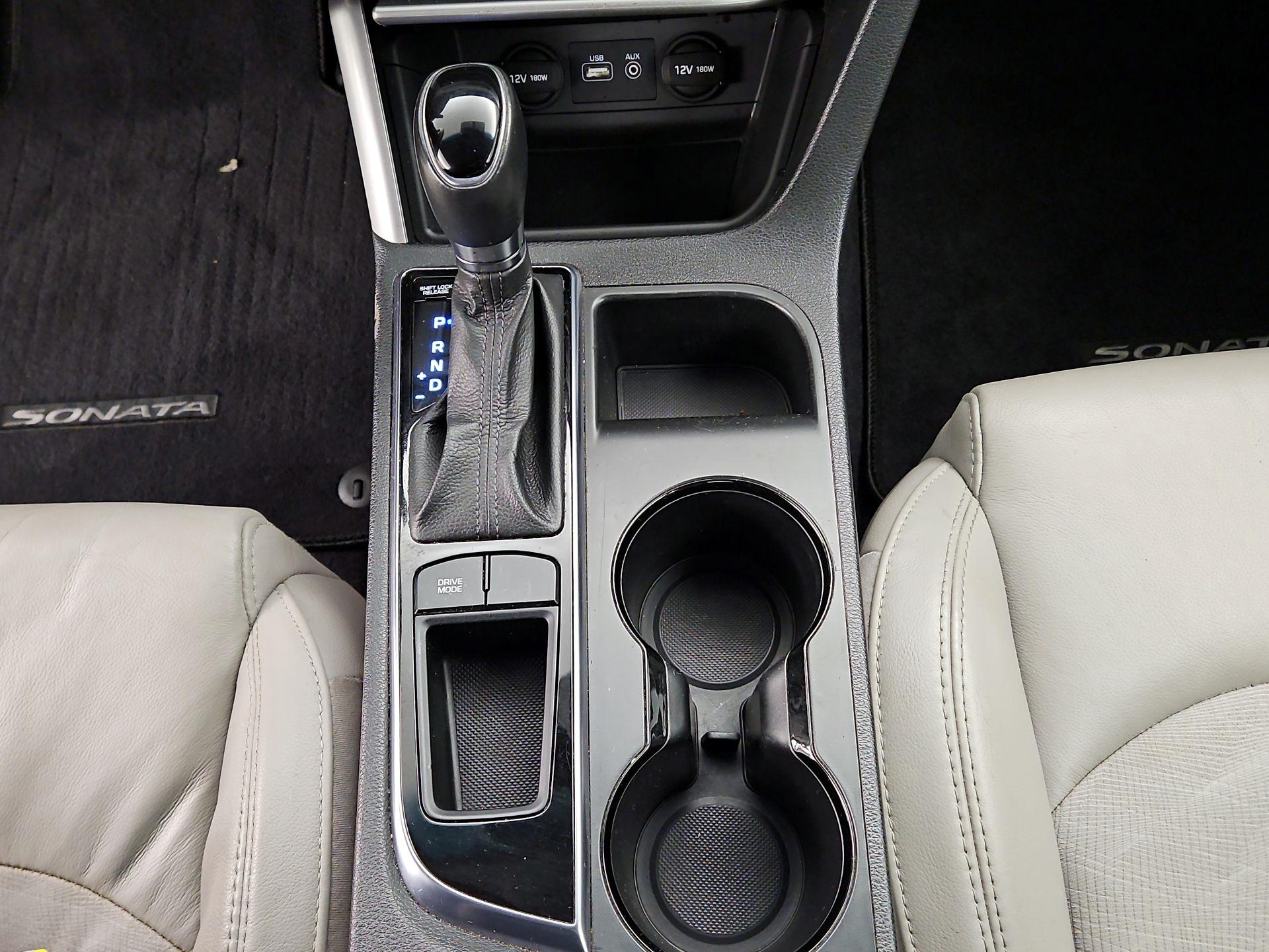Thumbnail: 2015 Hyundai Sonata - 17