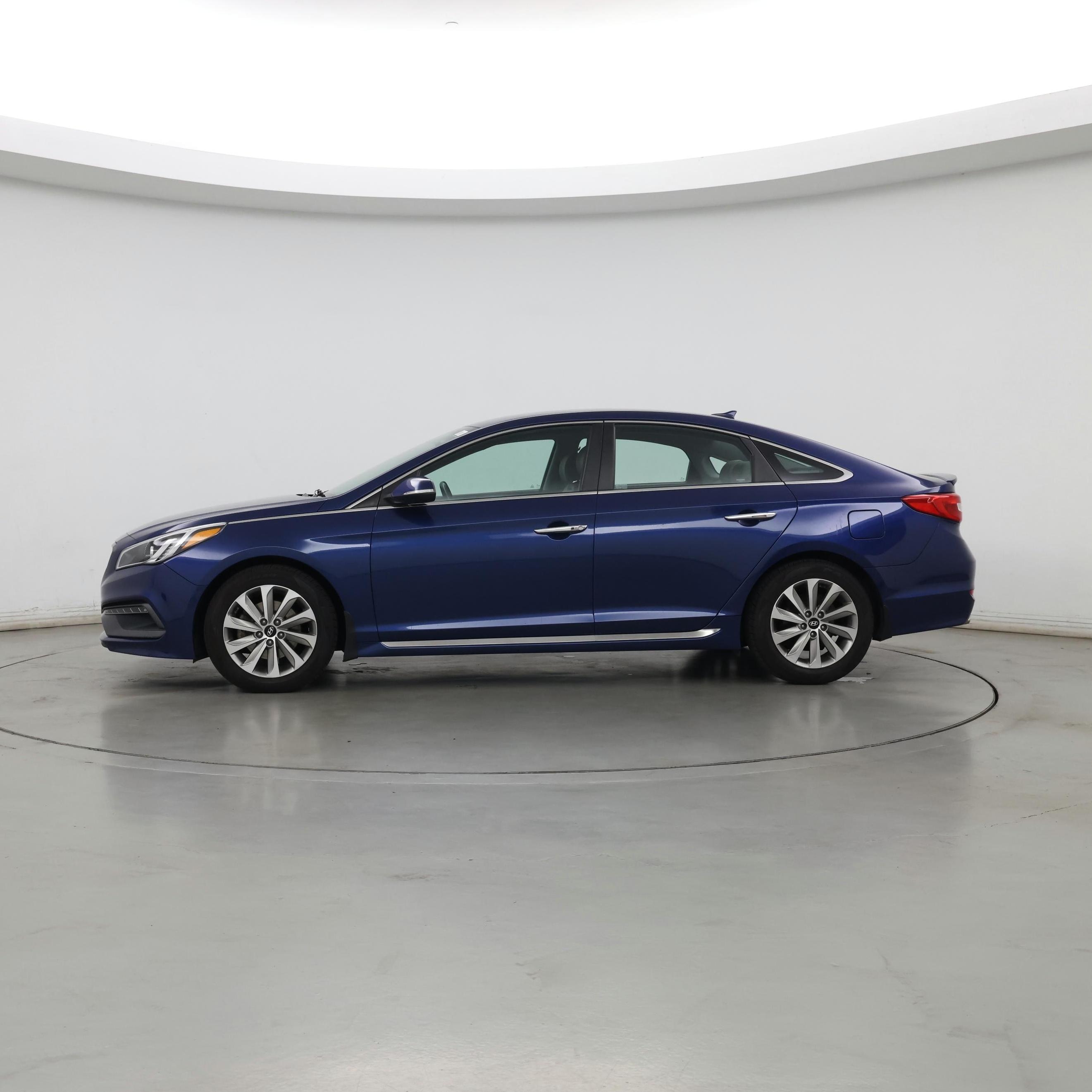 Thumbnail: 2015 Hyundai Sonata - 3