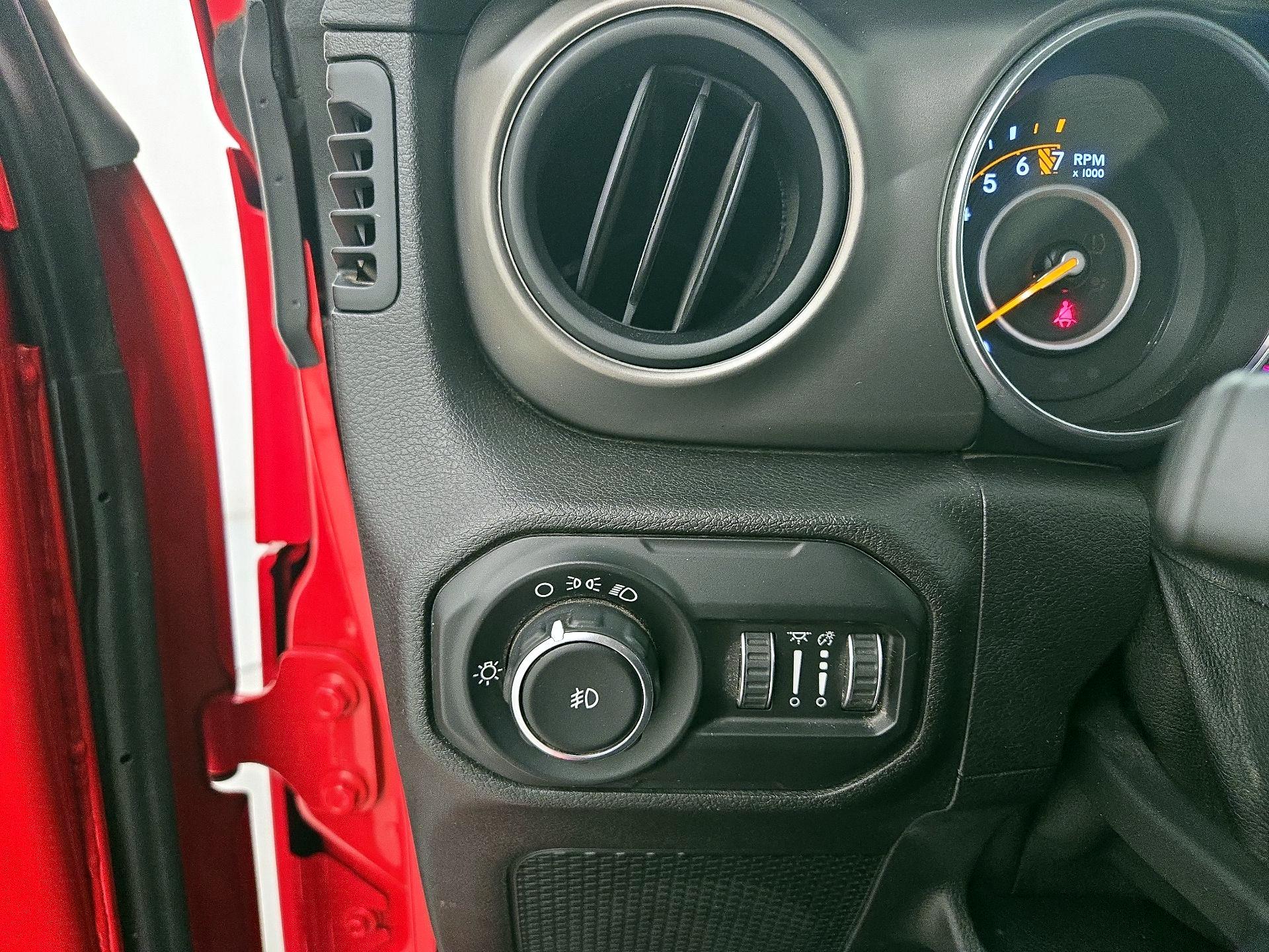 Thumbnail: 2020 Jeep Wrangler - 13