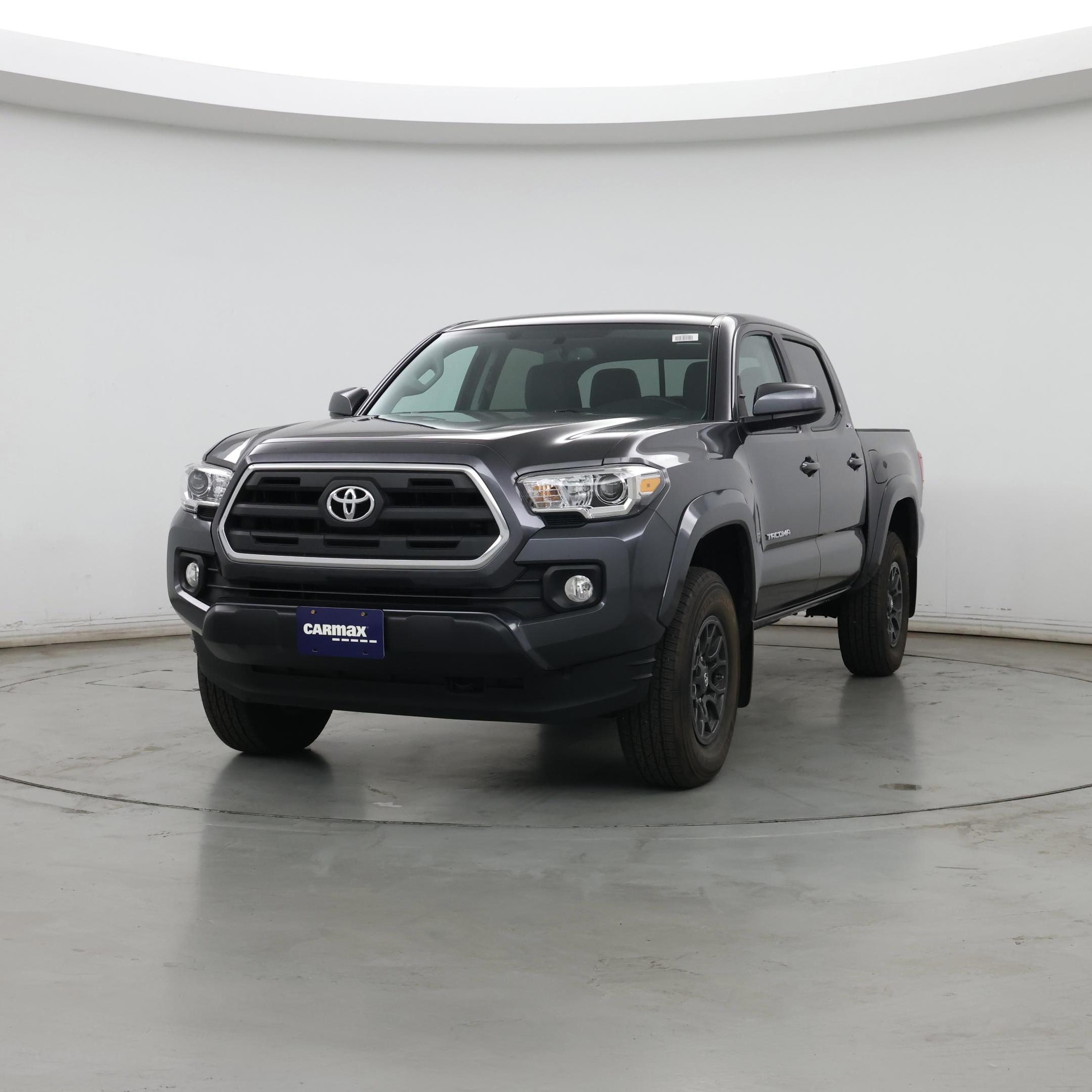Thumbnail: 2017 Toyota Tacoma - 4