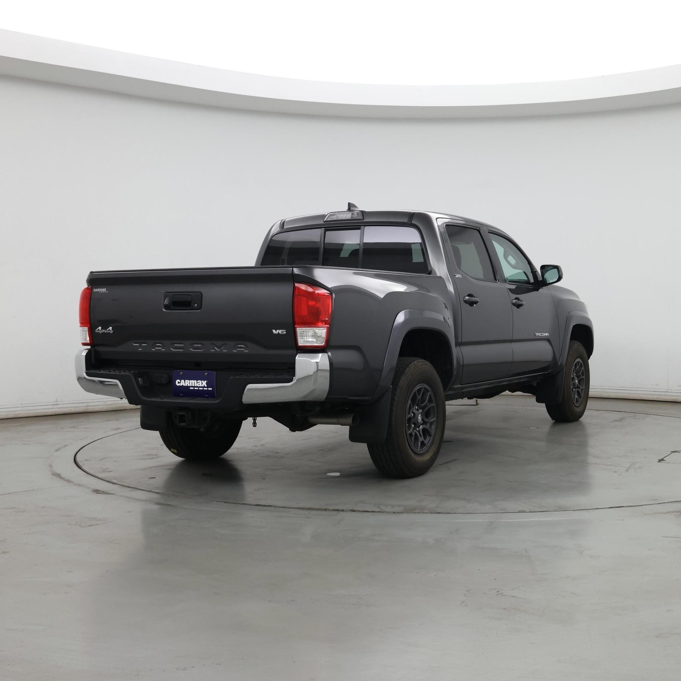 Thumbnail: 2017 Toyota Tacoma - 8