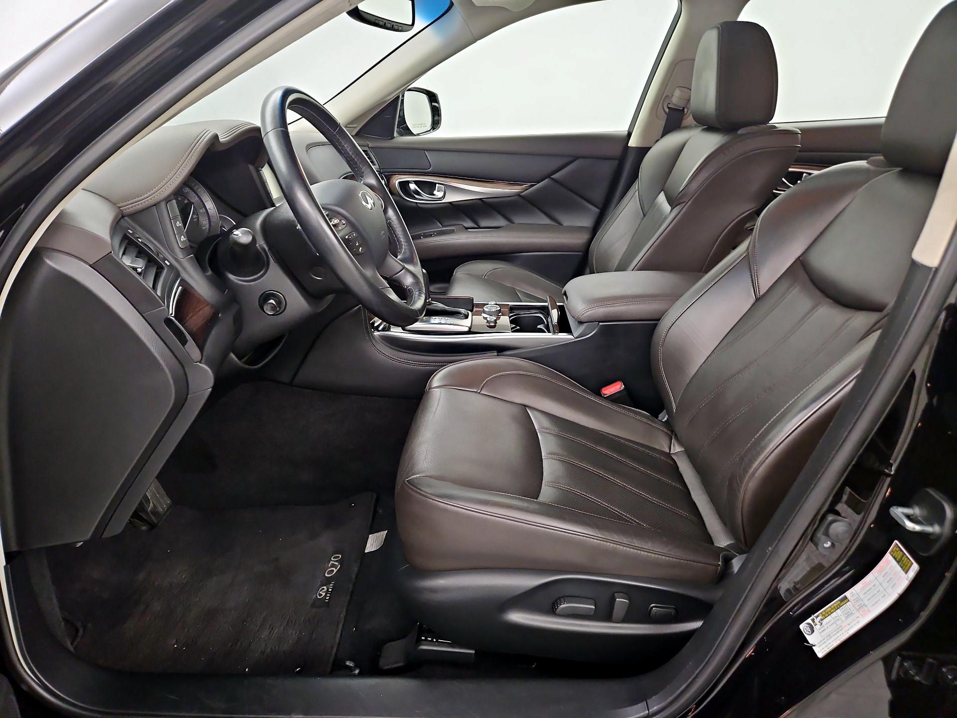 Thumbnail: 2016 INFINITI Q70 - 11
