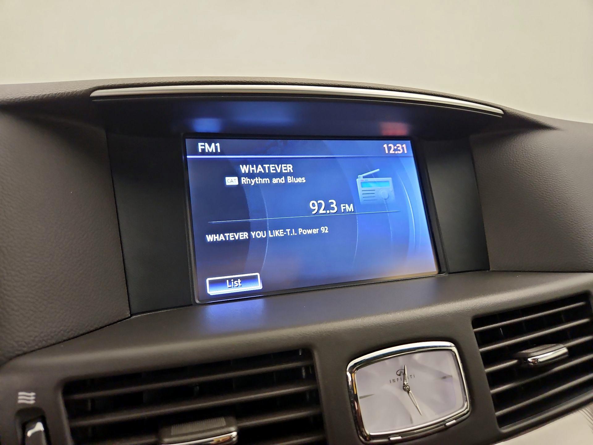 Thumbnail: 2016 INFINITI Q70 - 16