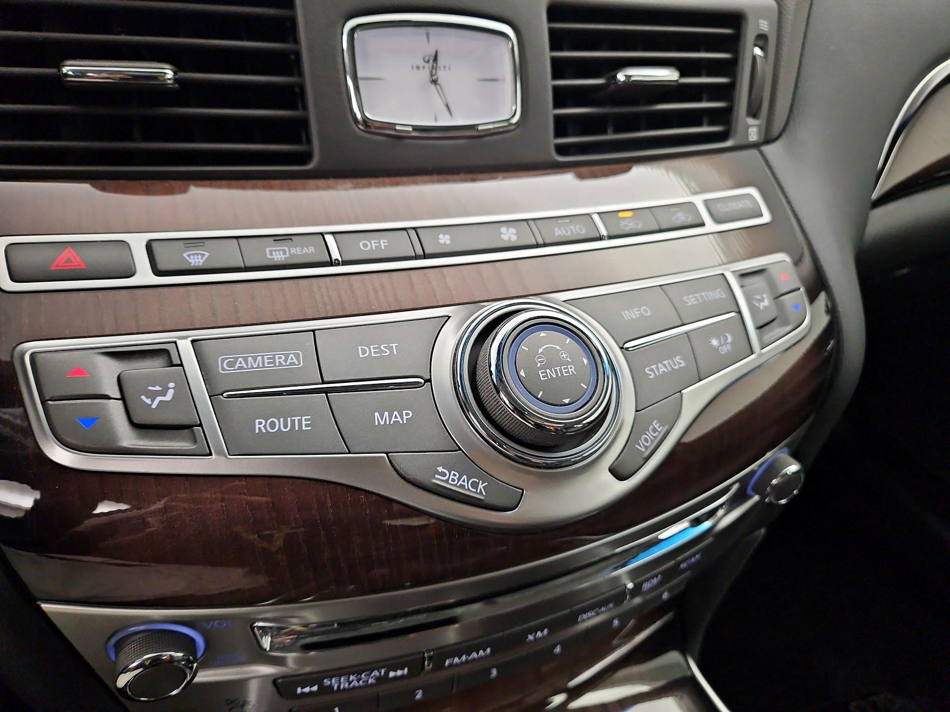 Thumbnail: 2016 INFINITI Q70 - 17