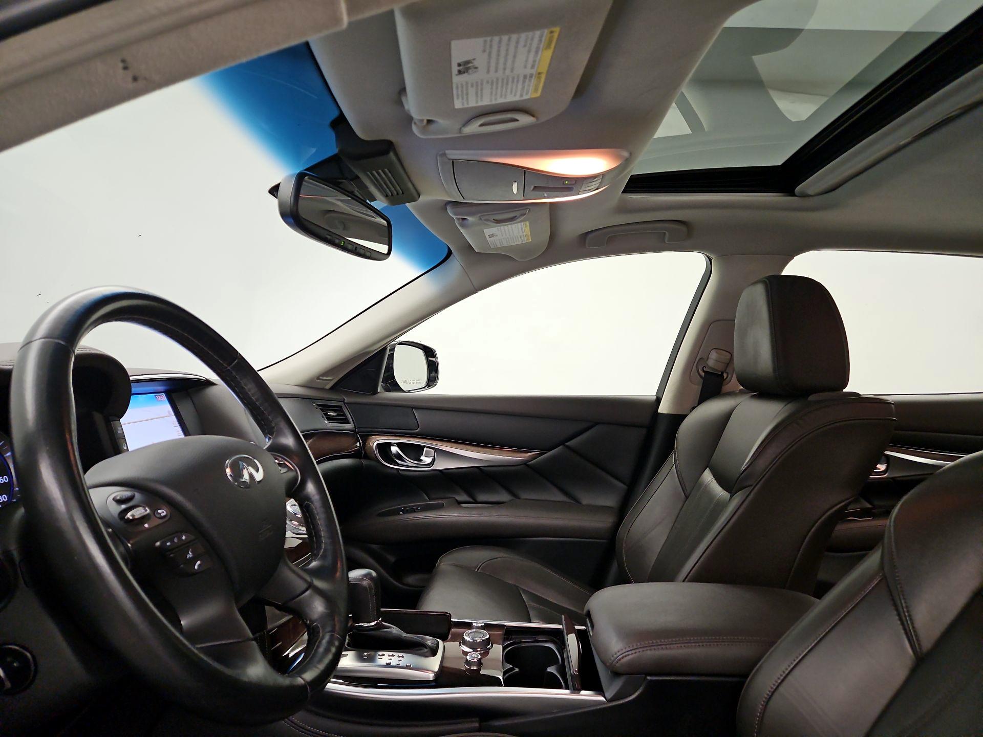 Thumbnail: 2016 INFINITI Q70 - 20