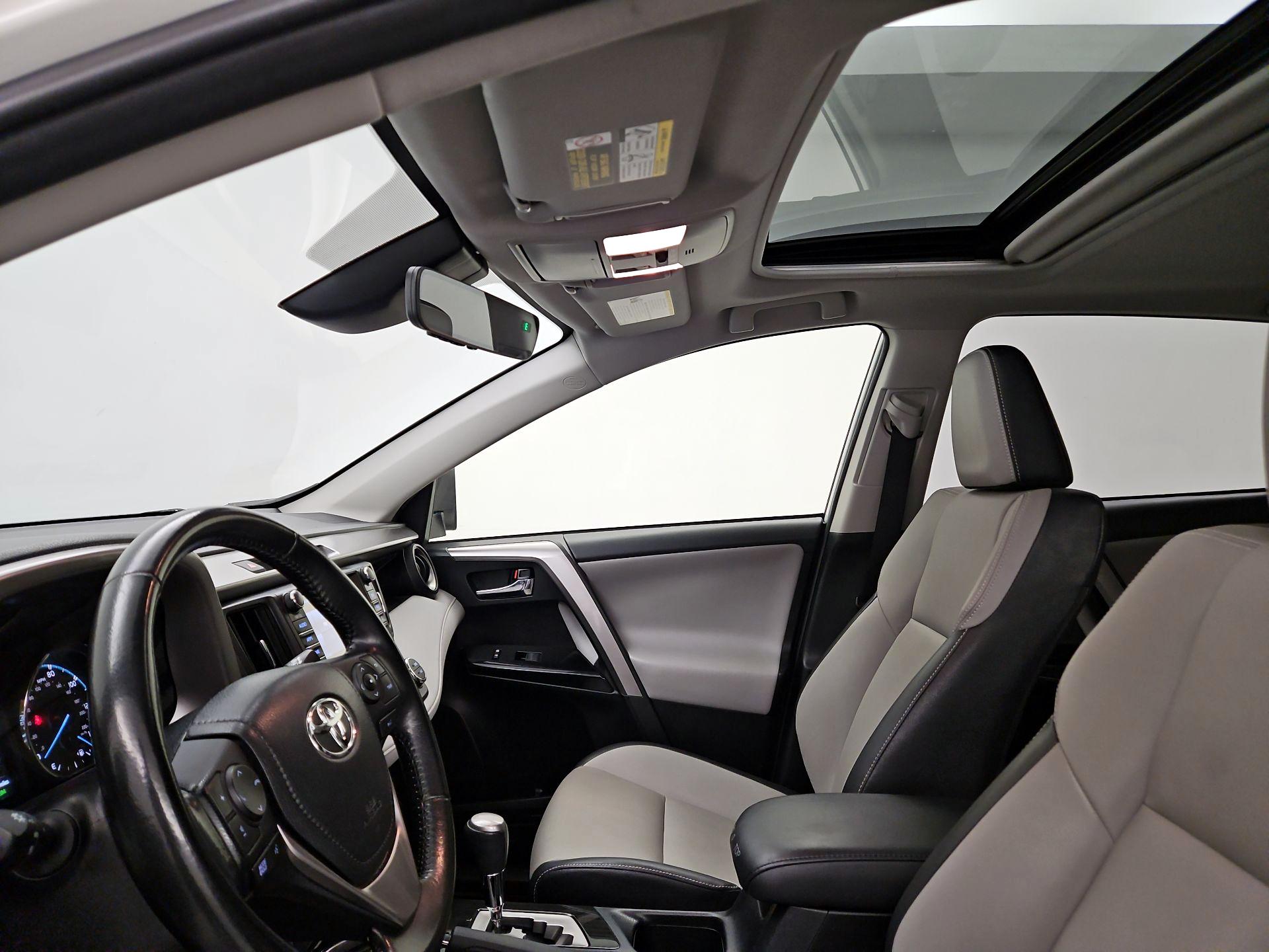 Thumbnail: 2017 Toyota RAV4 - 19
