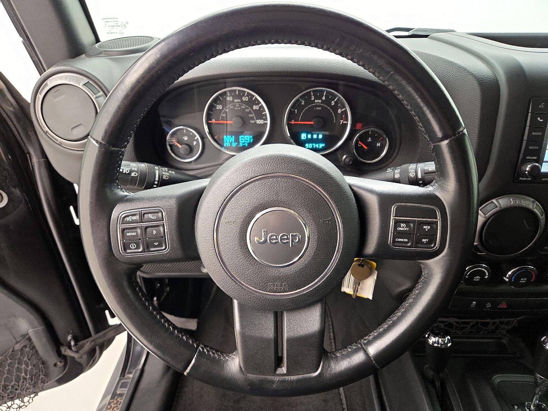 Thumbnail: 2016 Jeep Wrangler - 10