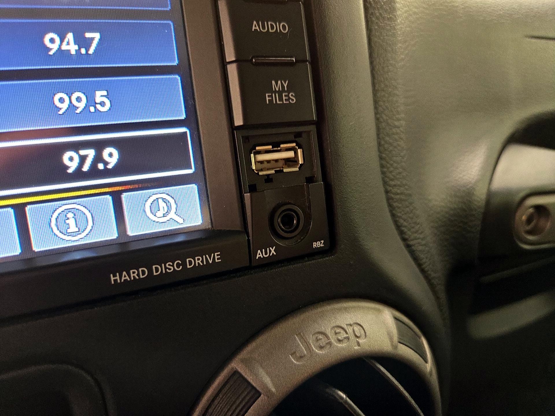 Thumbnail: 2016 Jeep Wrangler - 17