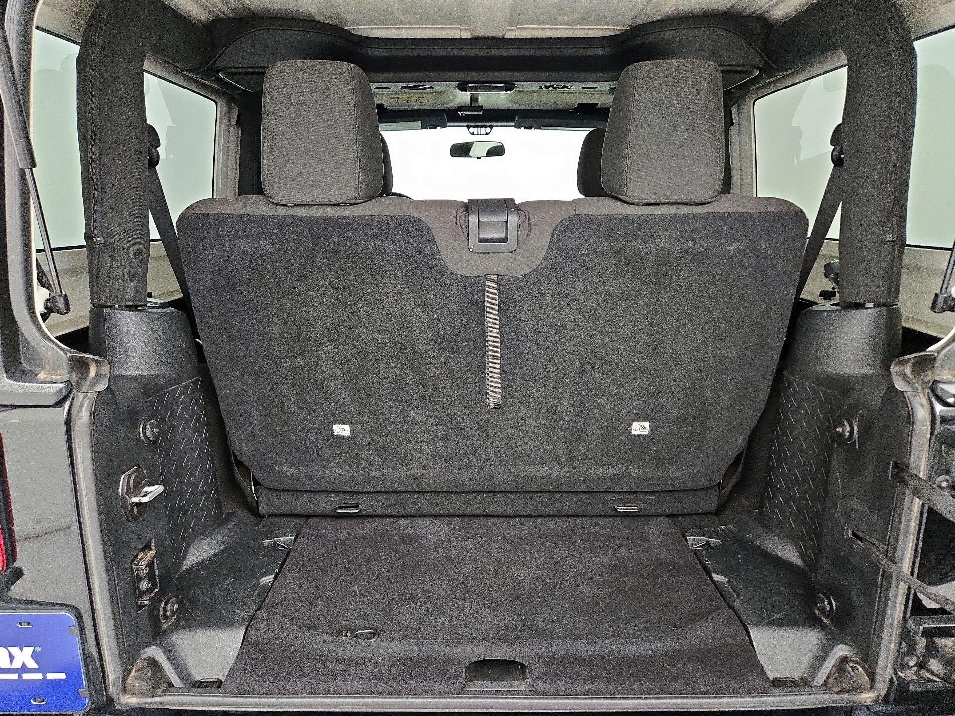 Thumbnail: 2016 Jeep Wrangler - 19