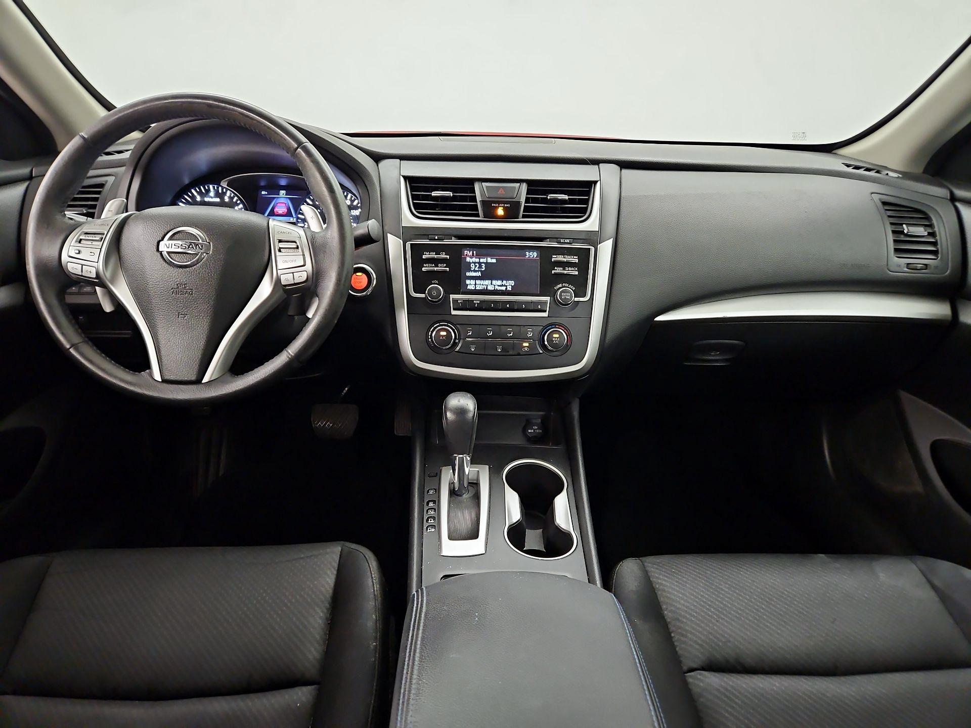 Thumbnail: 2016 Nissan Altima - 9