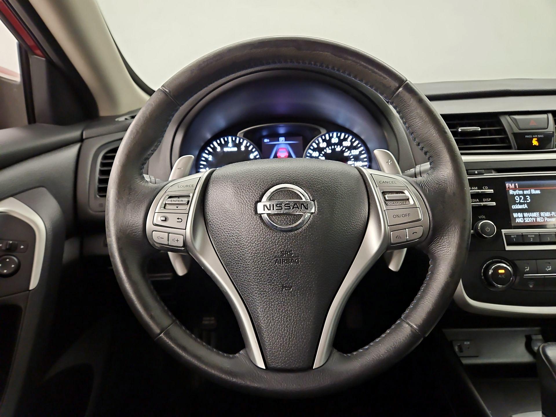 Thumbnail: 2016 Nissan Altima - 10