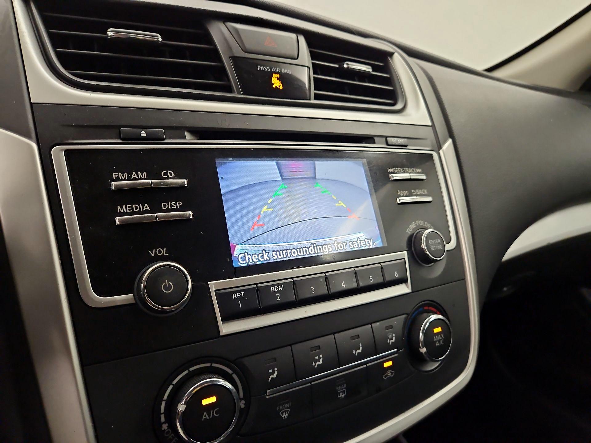 Thumbnail: 2016 Nissan Altima - 14