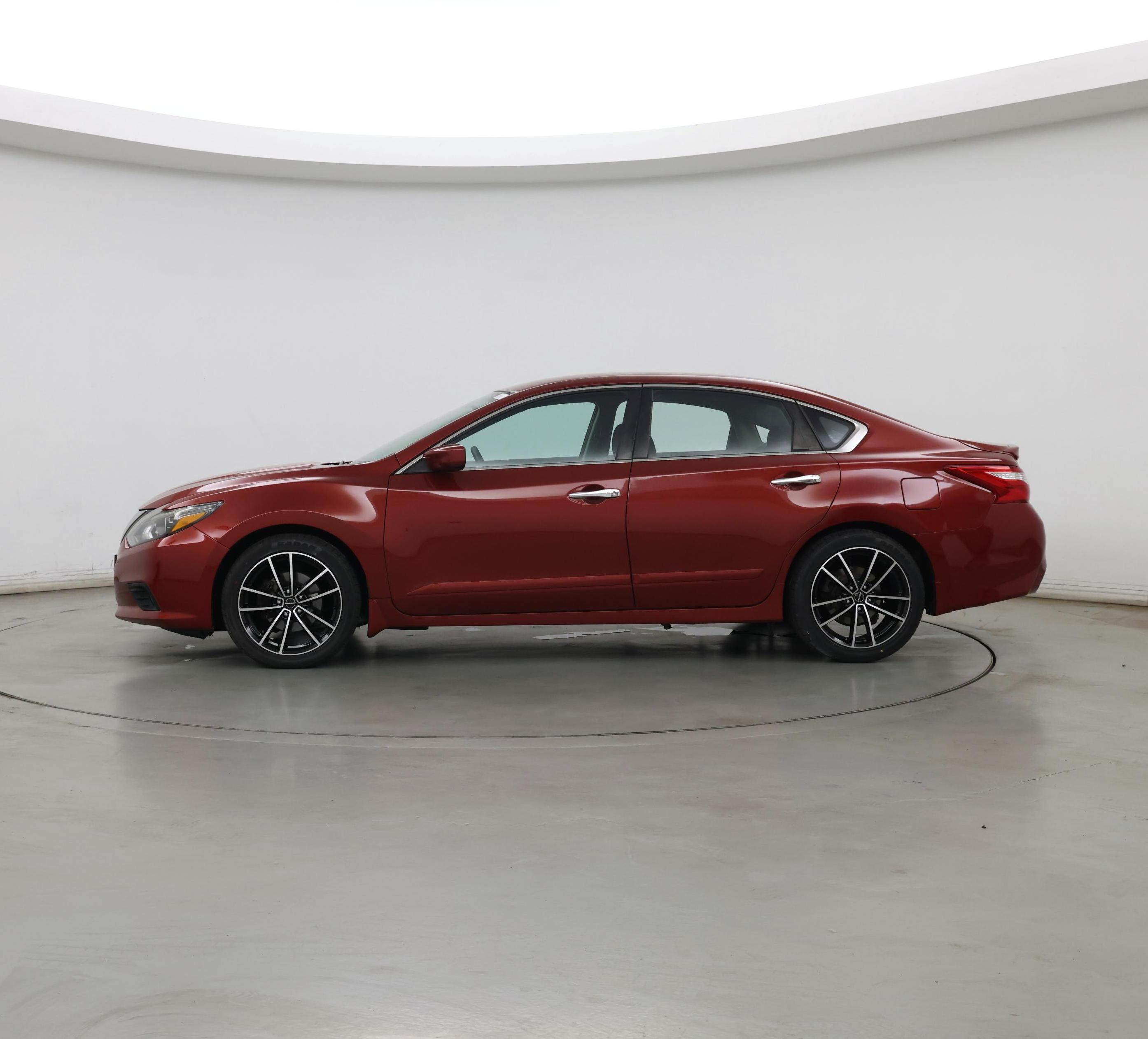 Thumbnail: 2016 Nissan Altima - 3