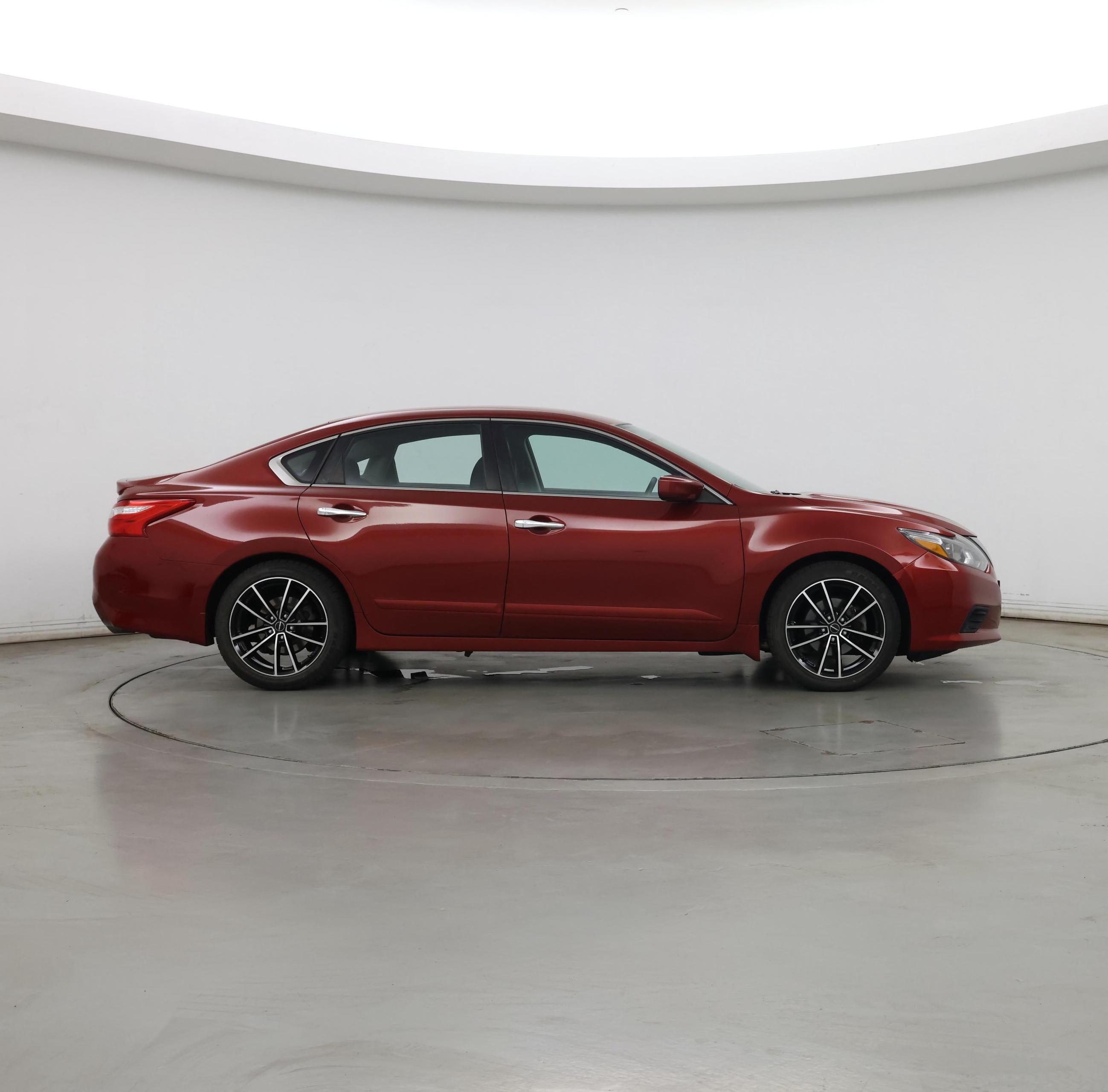 Thumbnail: 2016 Nissan Altima - 7